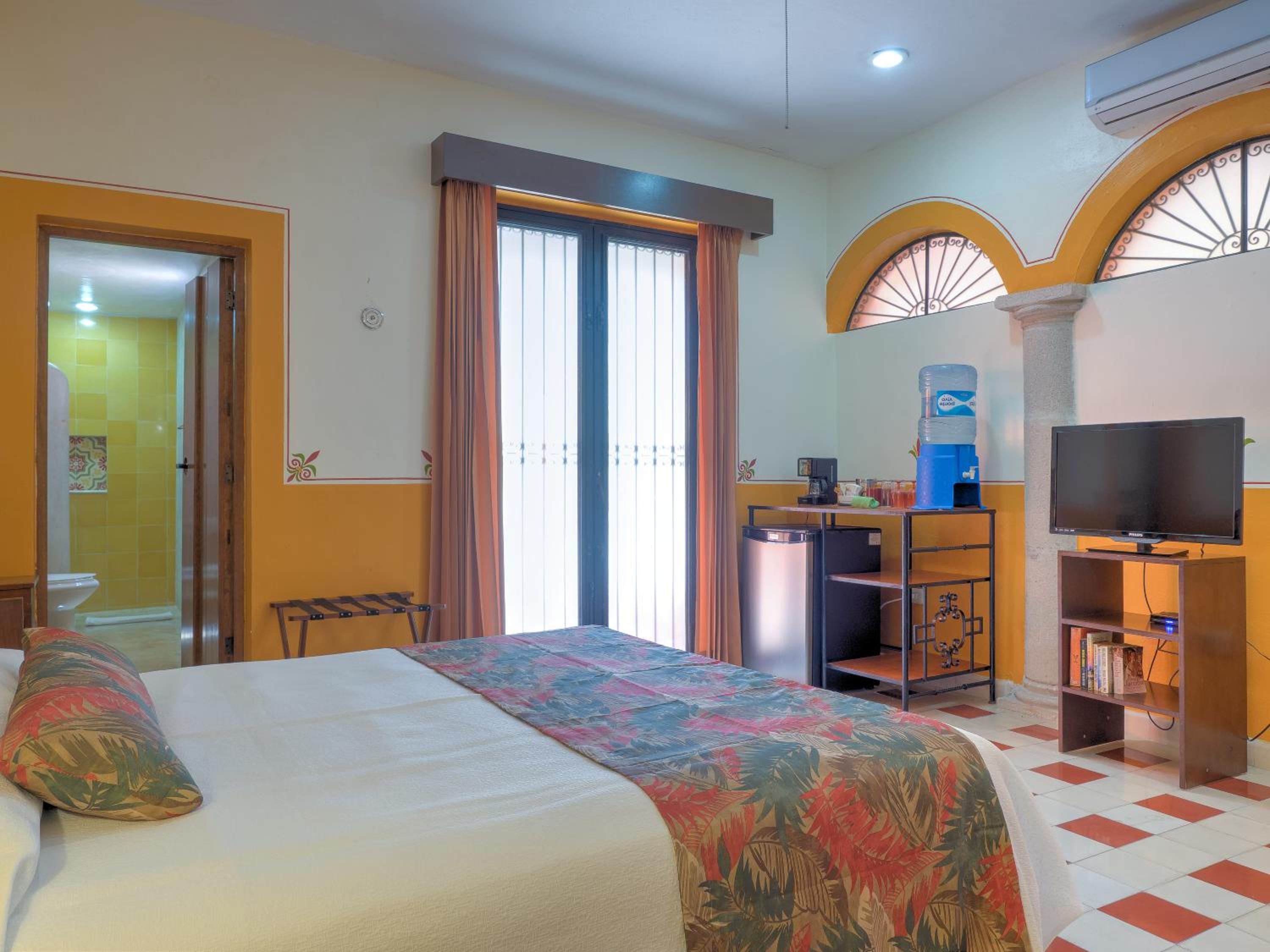 Queen Room with Pool View photo 1