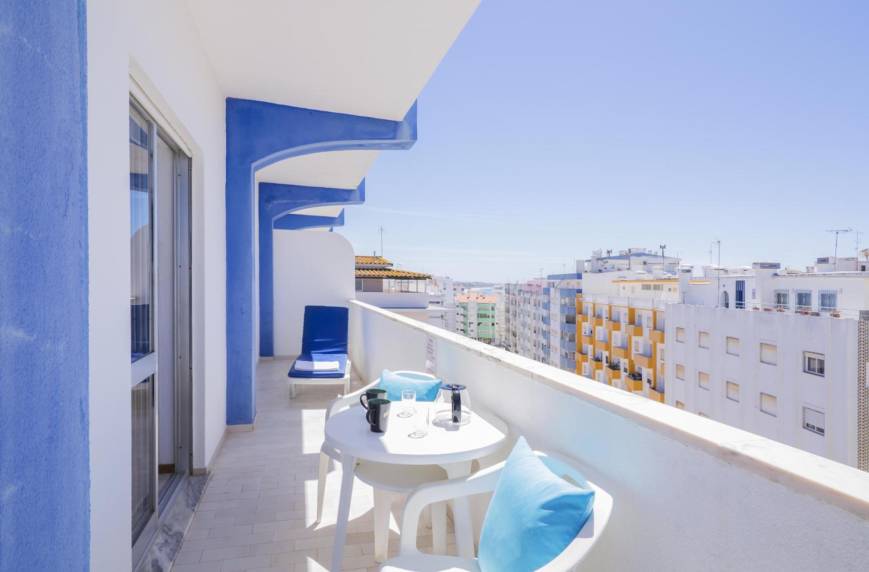 One-Bedroom Apartment with Sea View