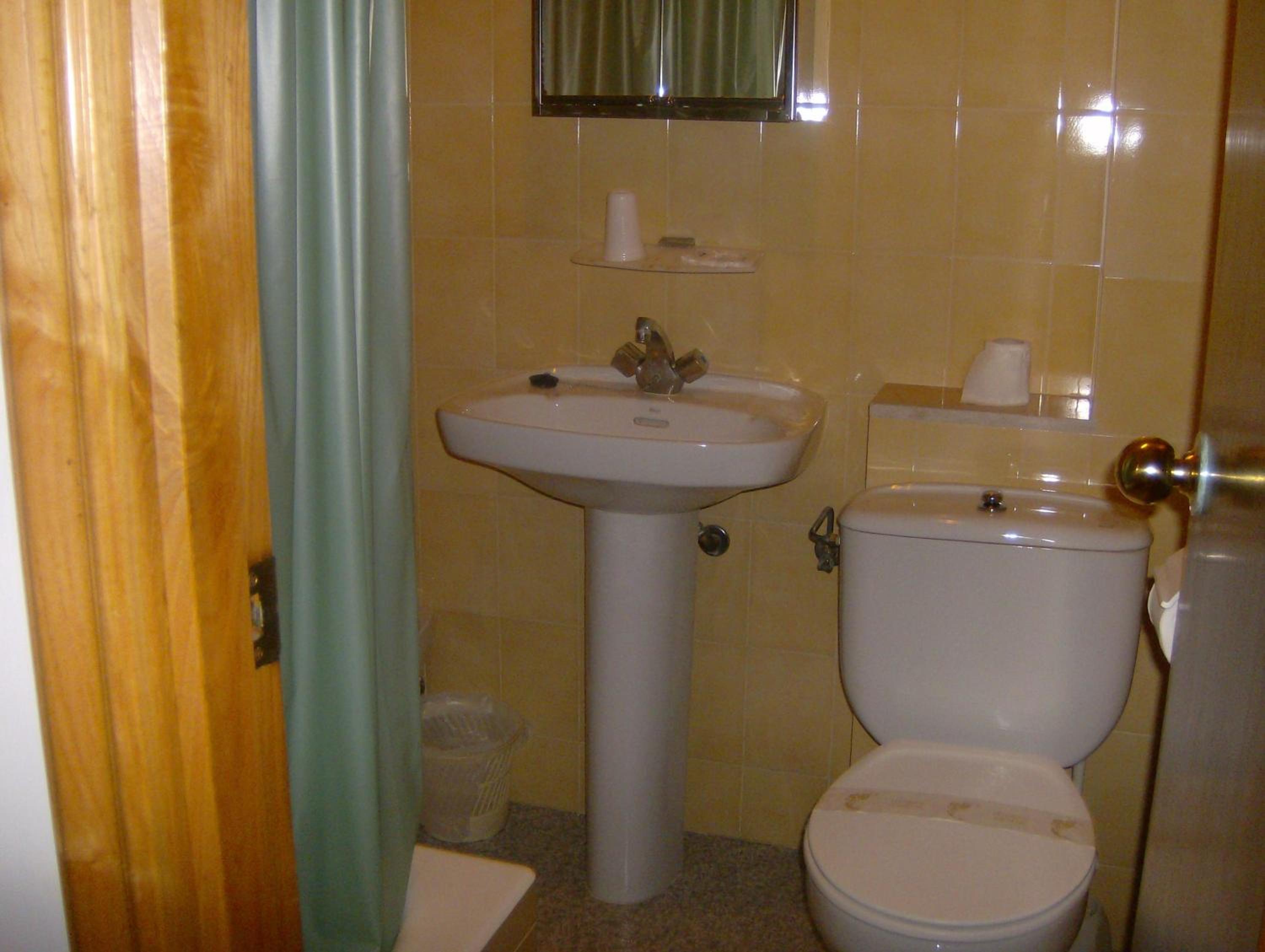 Double Room with One Double Bed photo 3