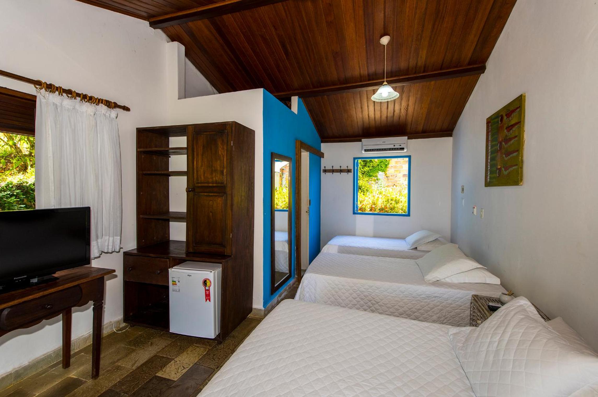 Bungalow with Balcony and Garden View - Photo 9