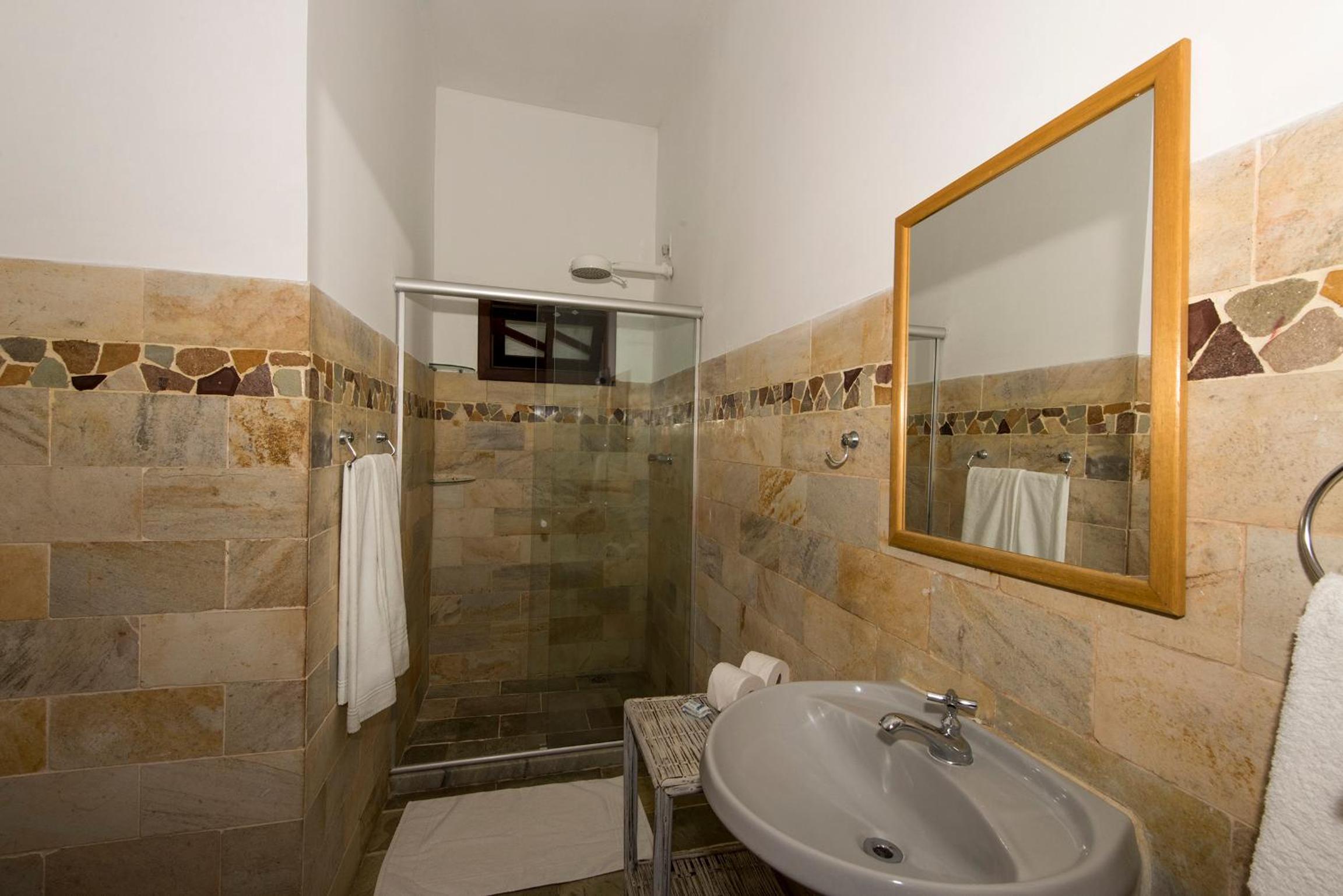 Panoramic suite with hot tub with balcony and sea and sunset view - Photo 12