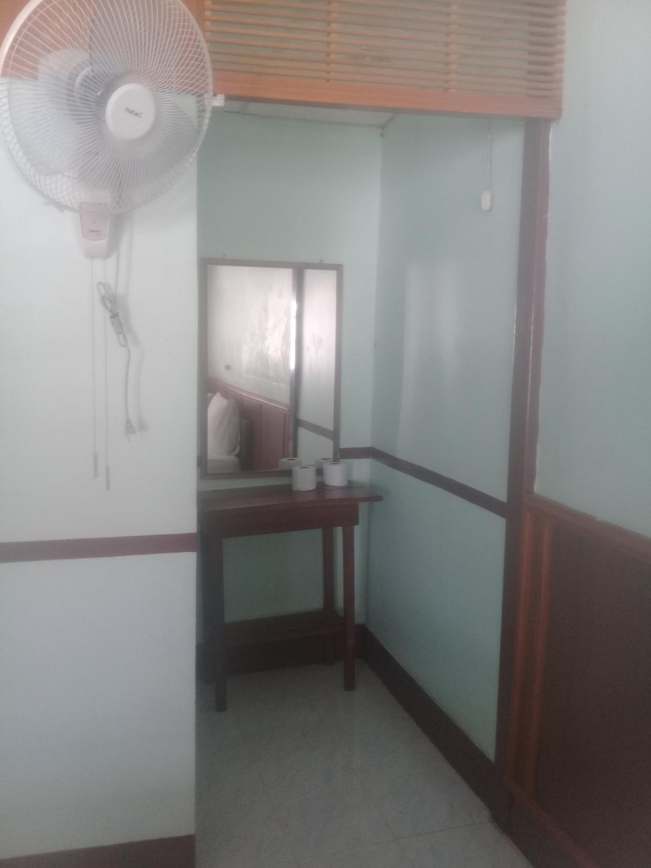 Twin Room with Fan photo 3