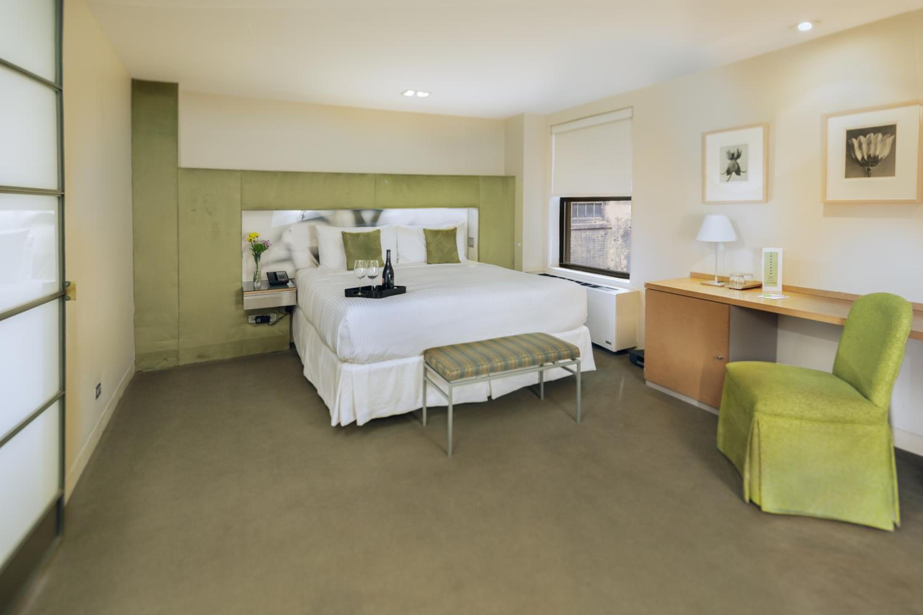Standard King Room photo 1