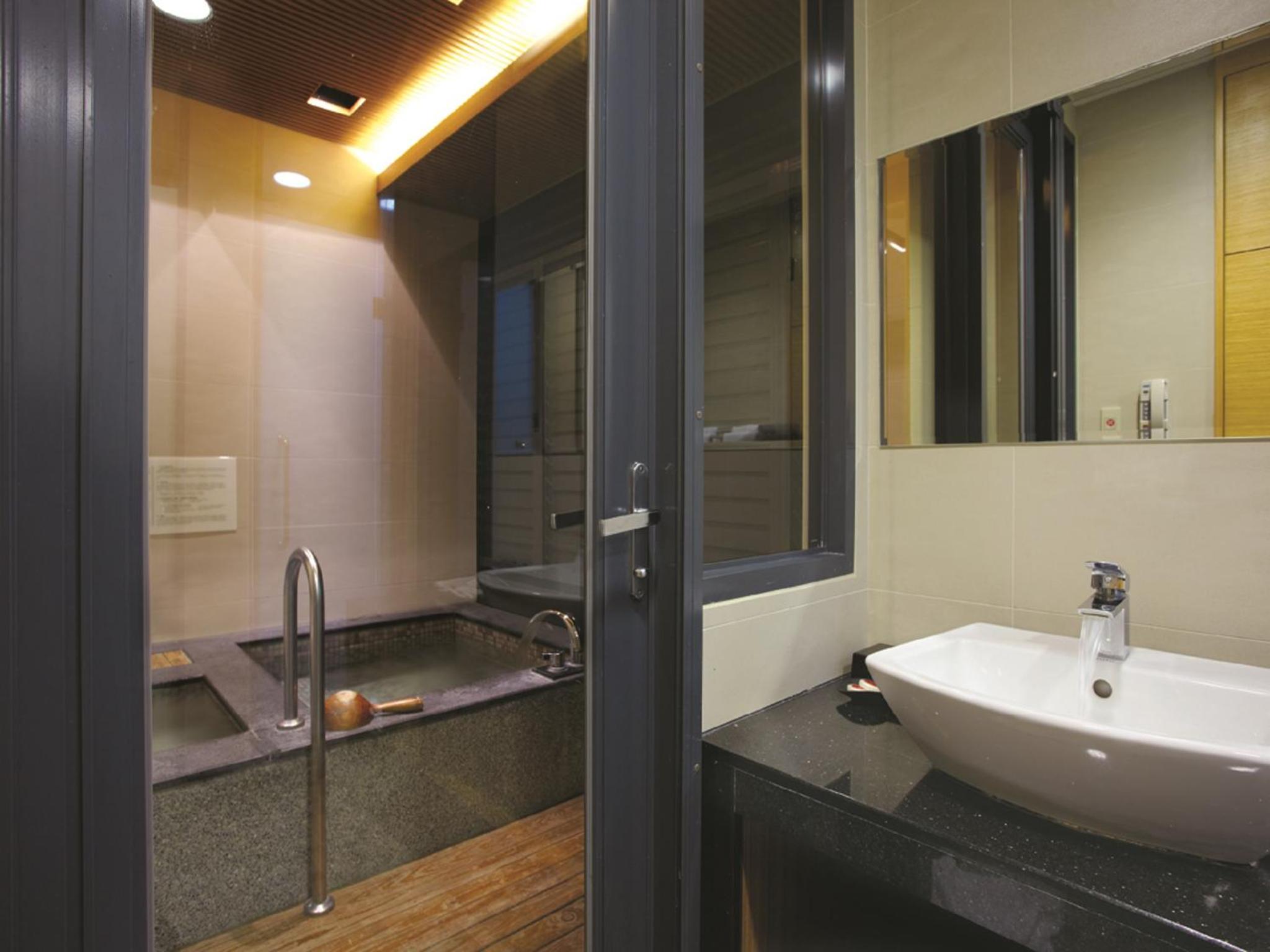 Superior Quadruple Room photo 3