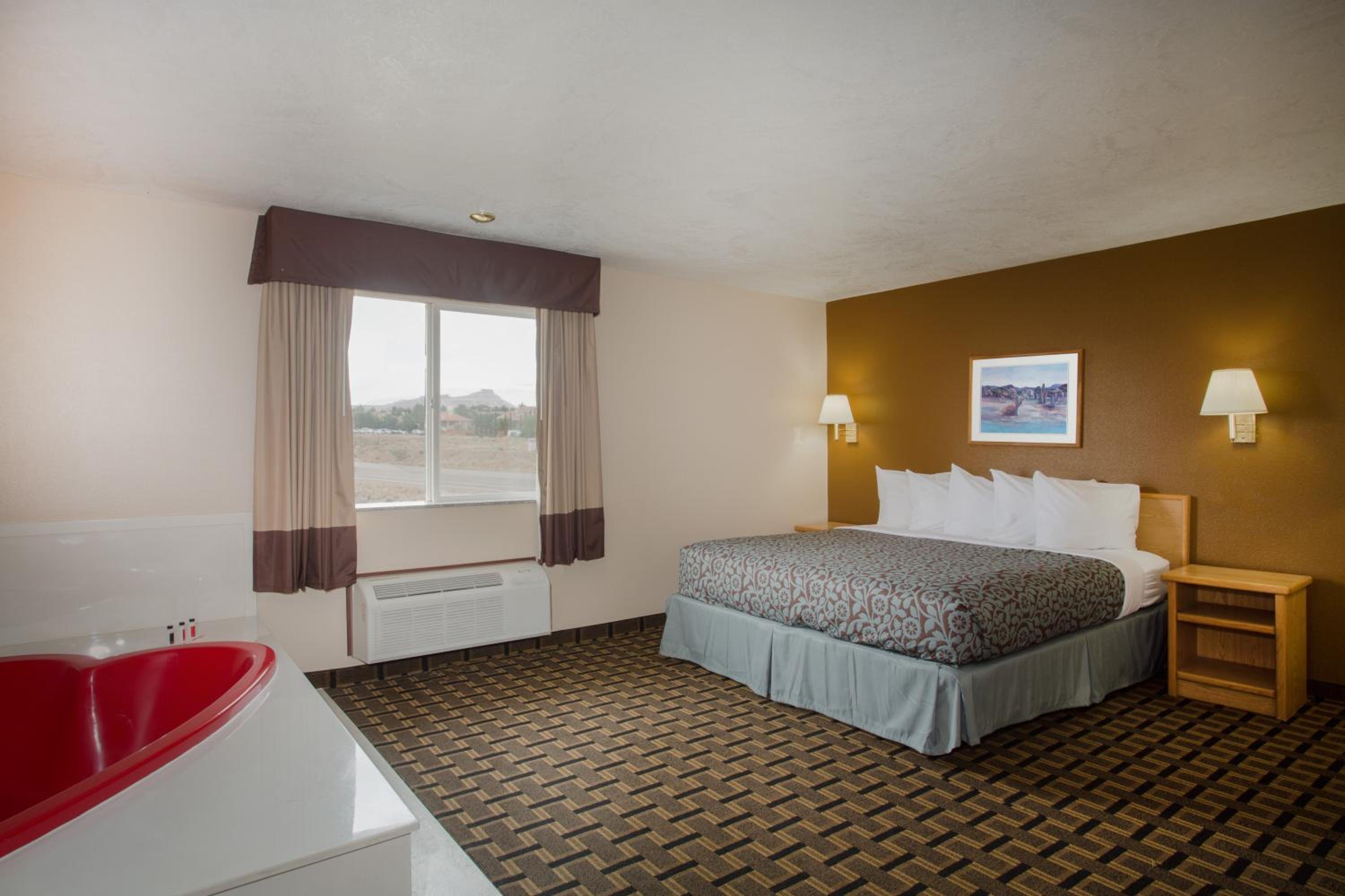 Deluxe King Suite - Photo 3