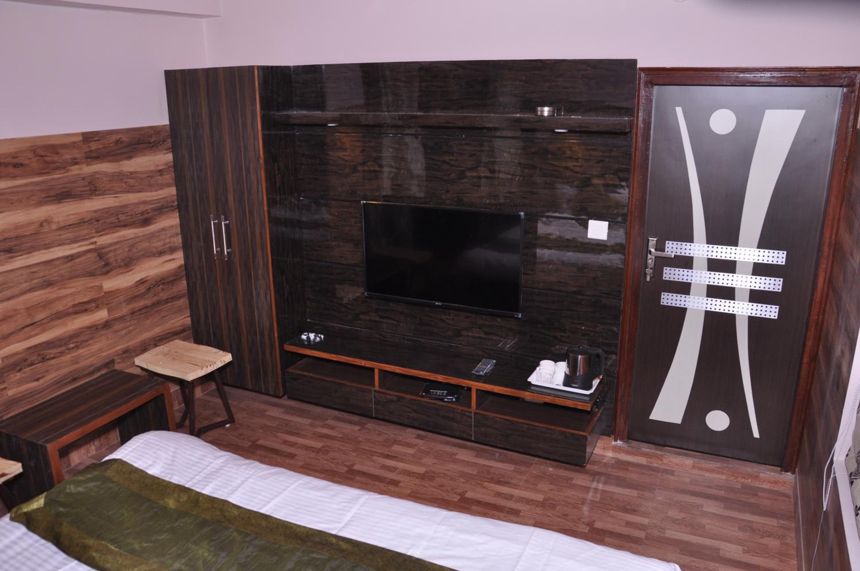 Deluxe Room - Photo 3