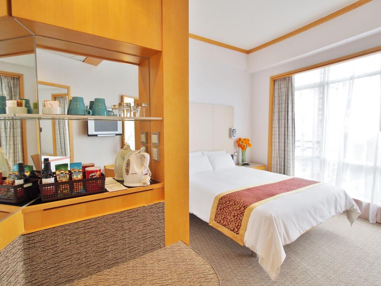 Deluxe Queen or Twin Room with Garden View  photo 3