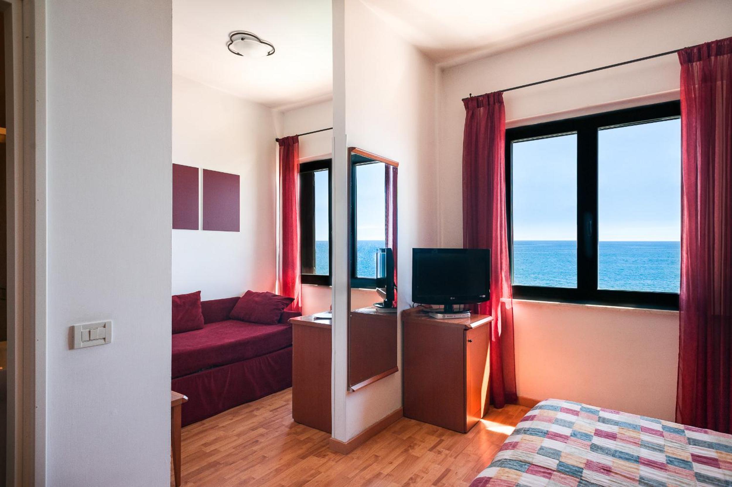 Triple Room with Sea View photo 3