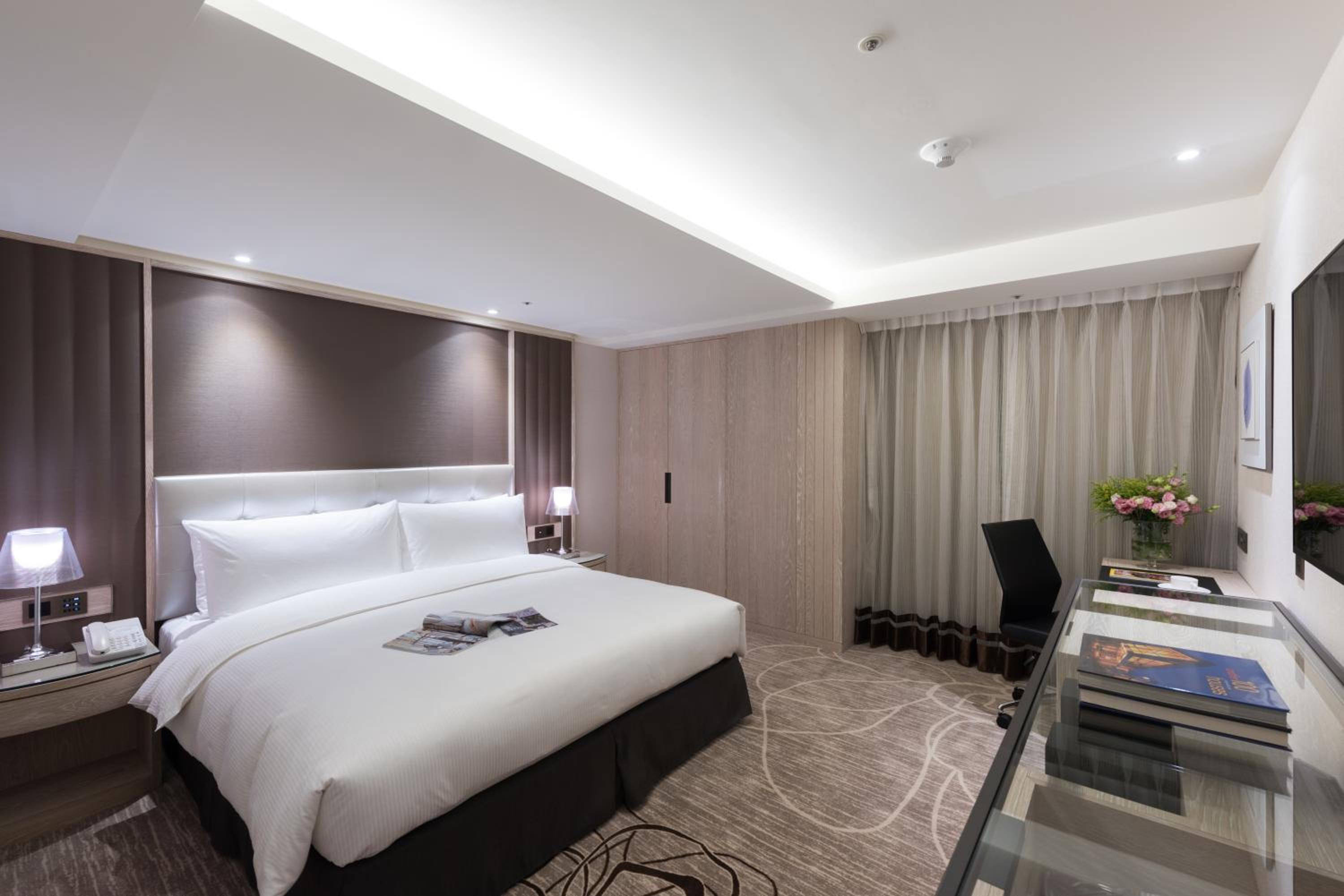 Eco-Friendly Double Room with No Window