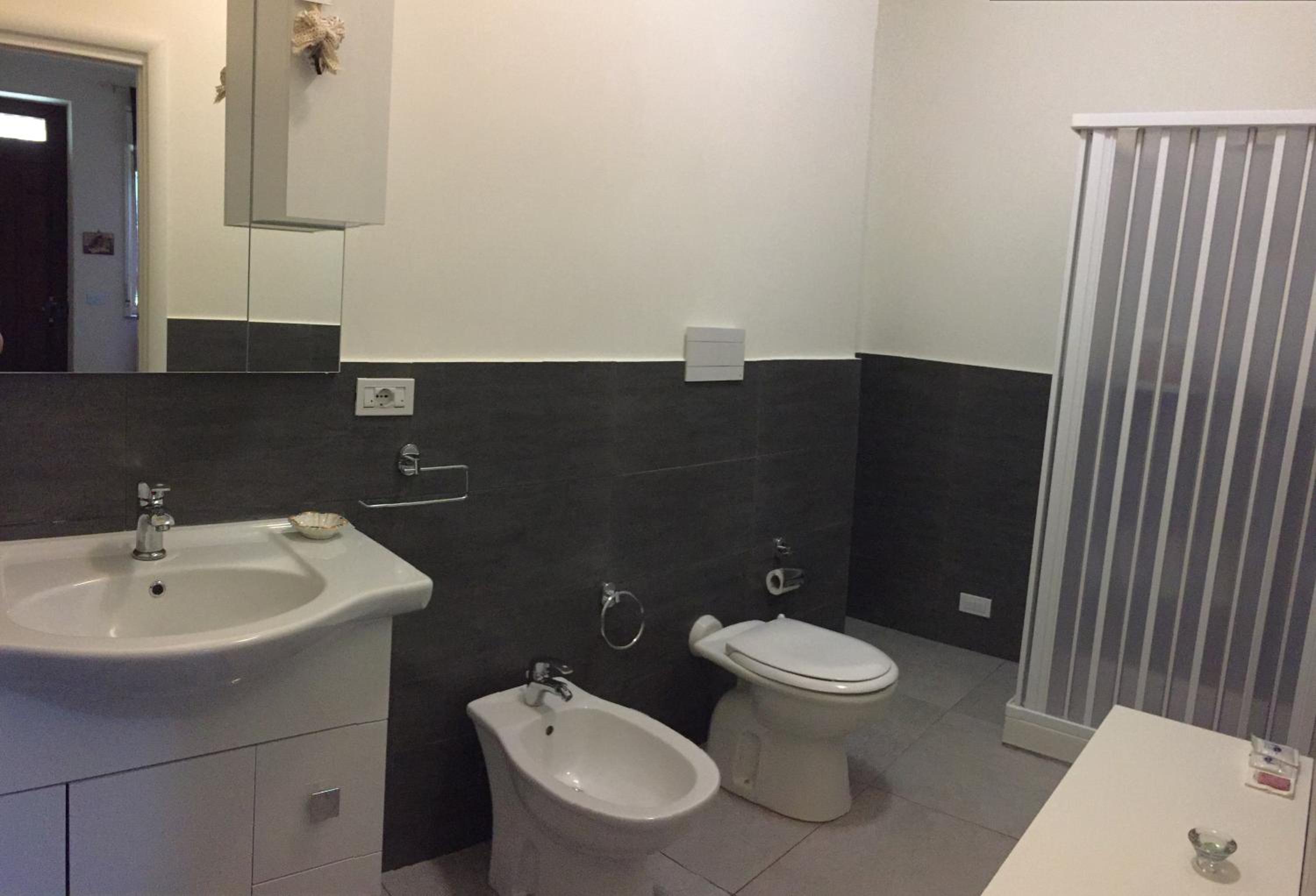 Double Room - Photo 25