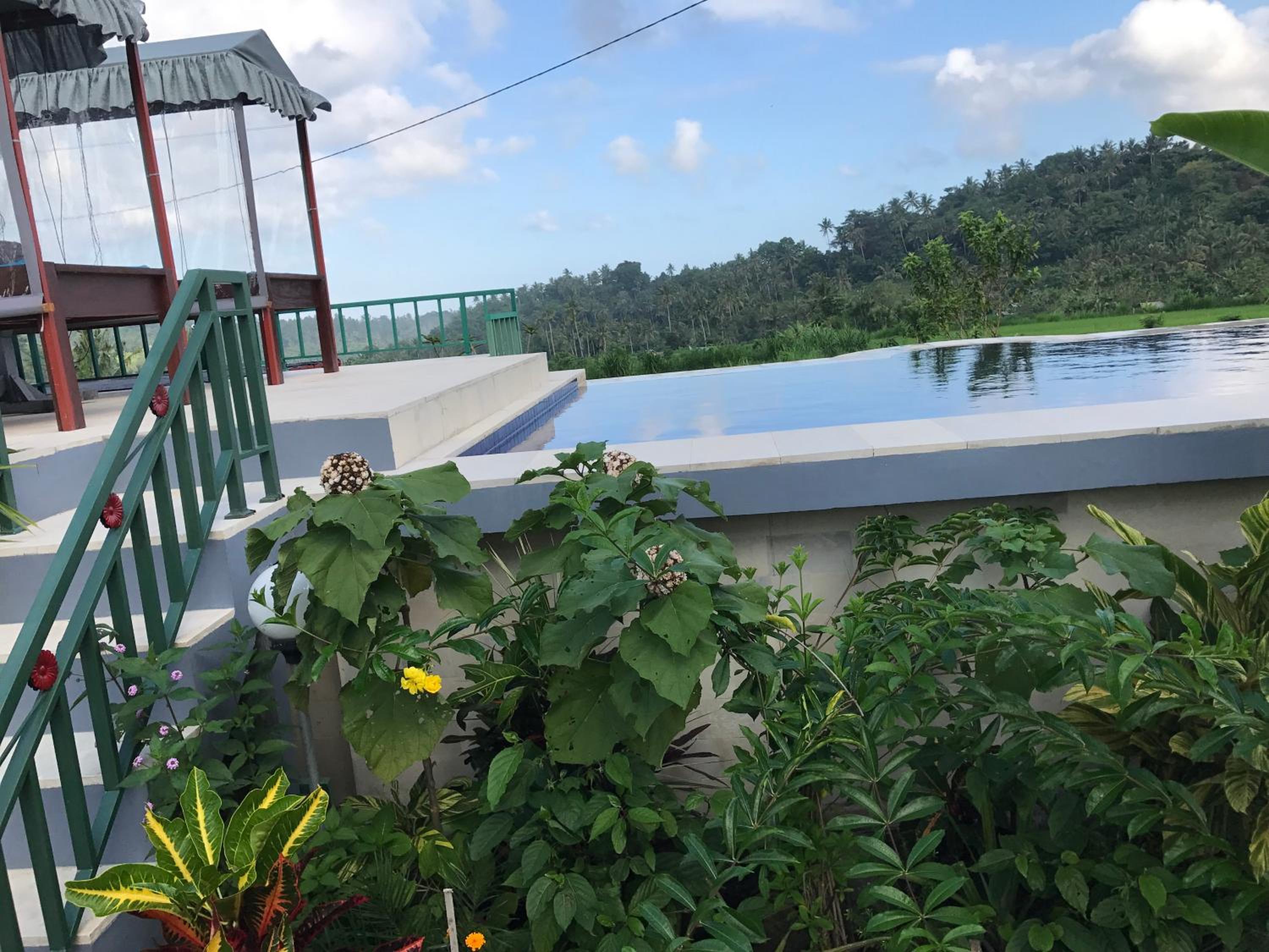 Queen Room with Garden View - Photo 16