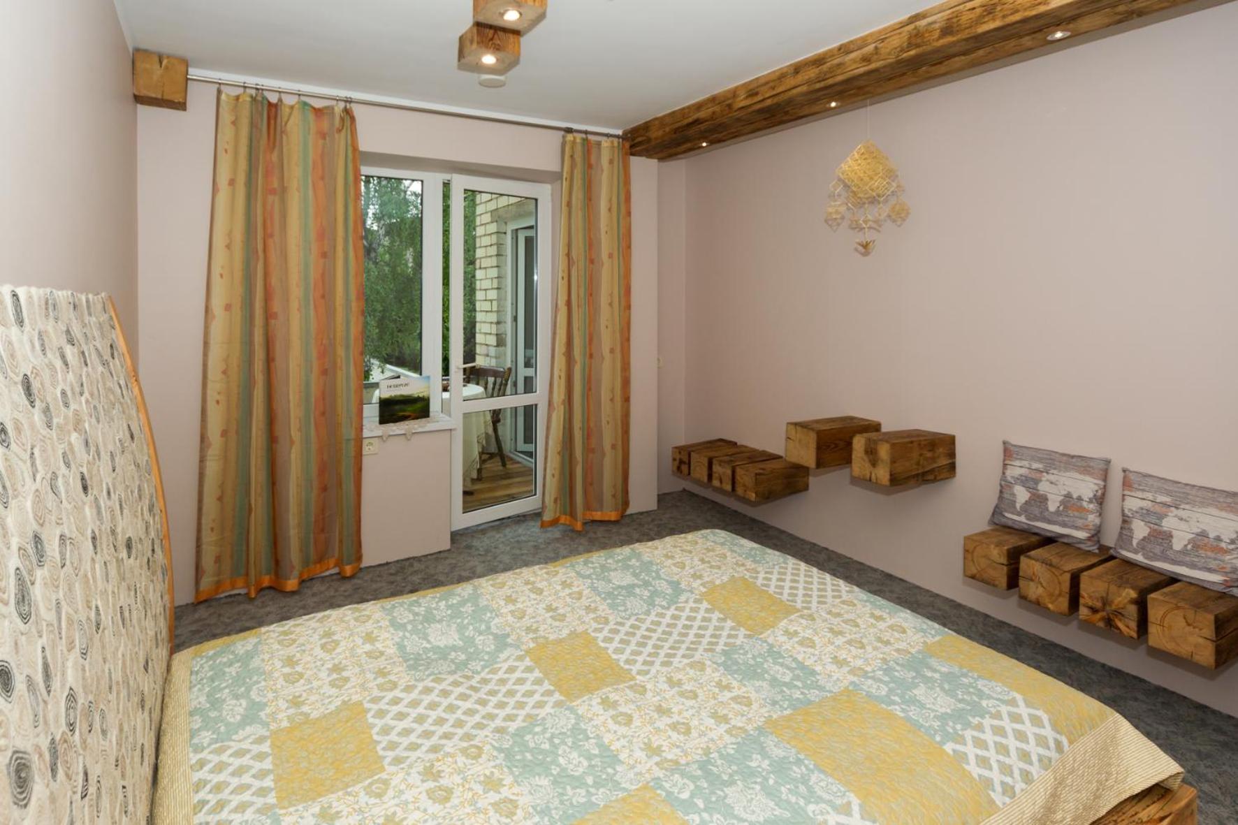 Double Room with Balcony - Photo 11