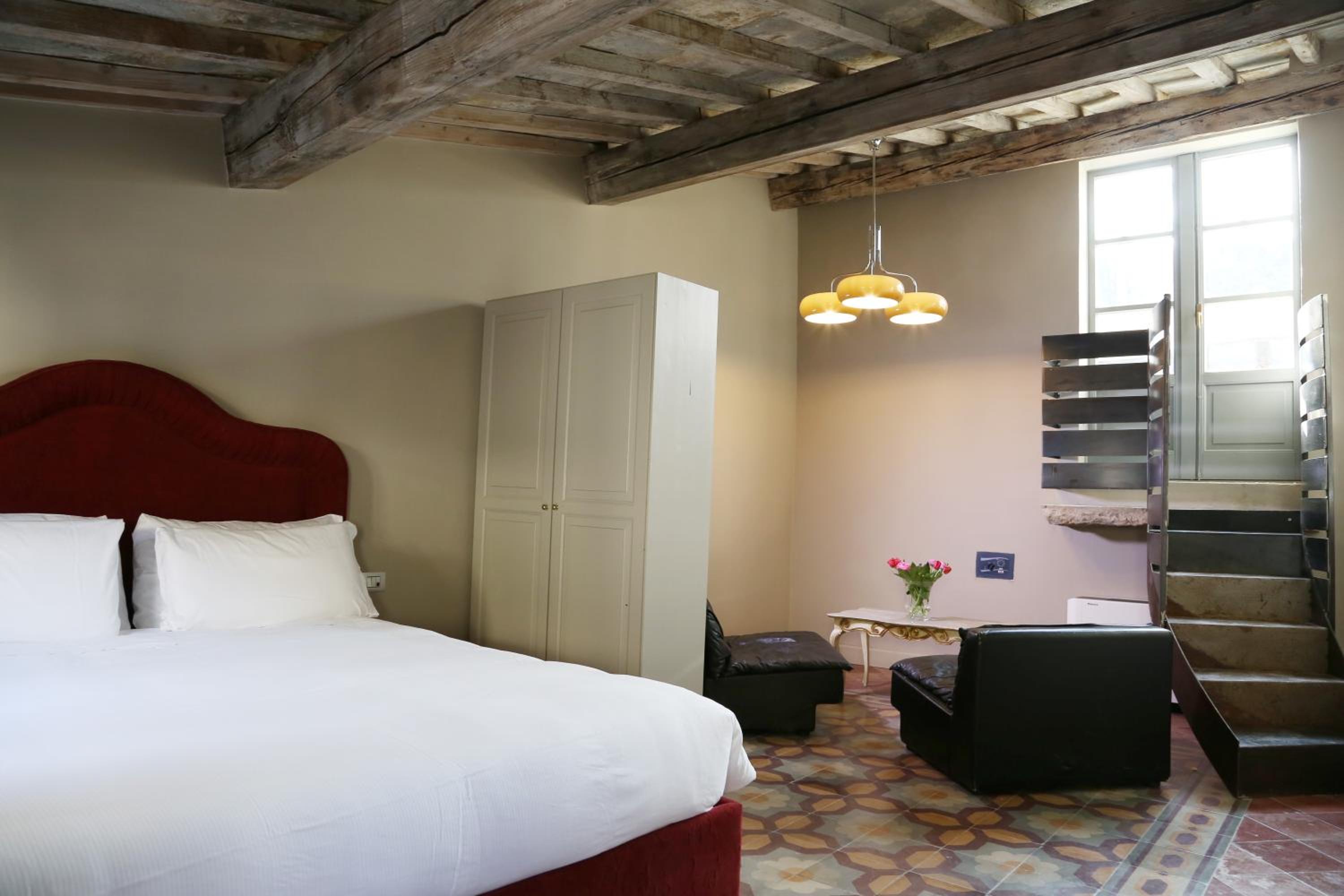 King Room With Balcony