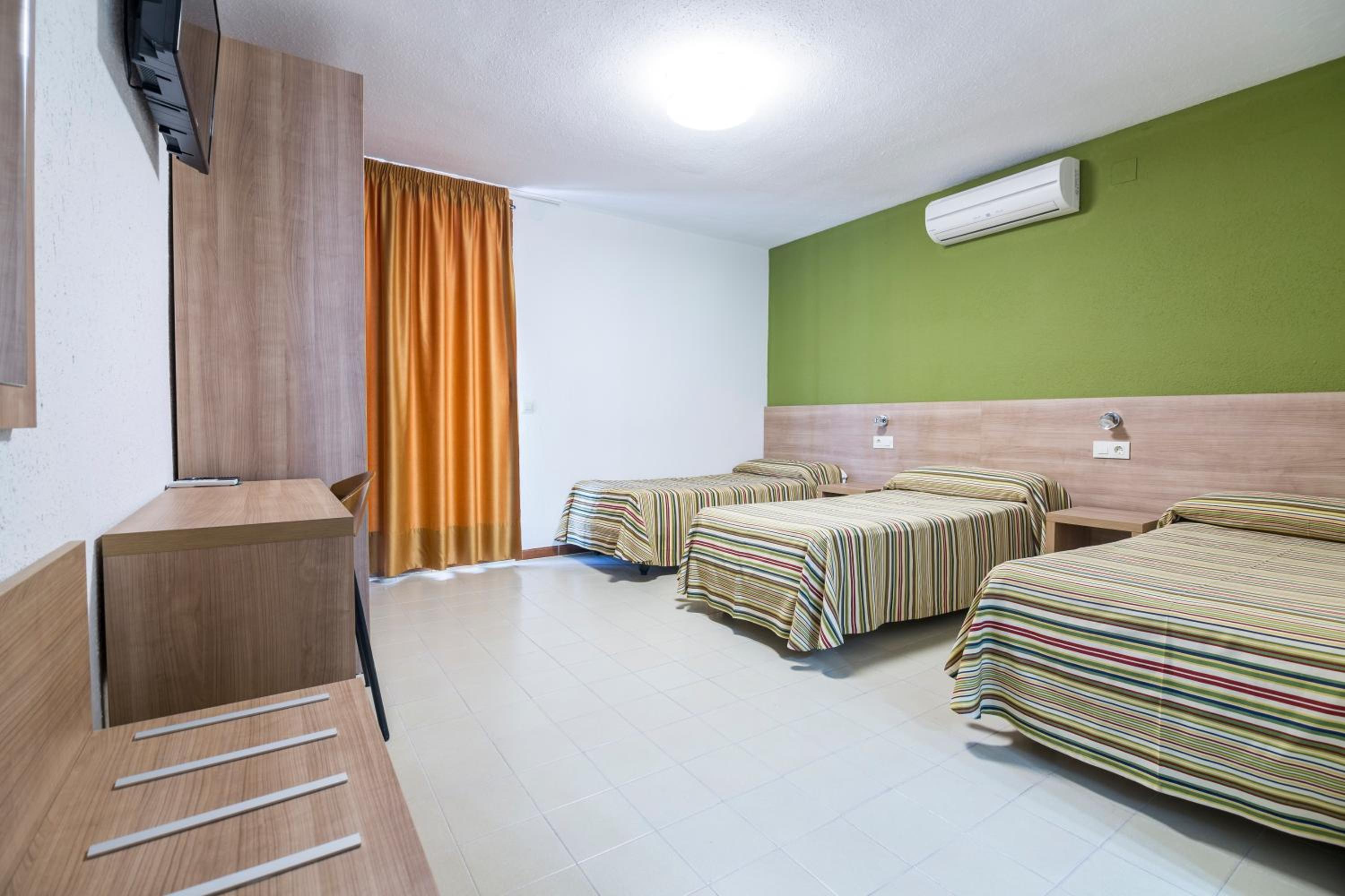 Triple Room with Terrace - Photo 2