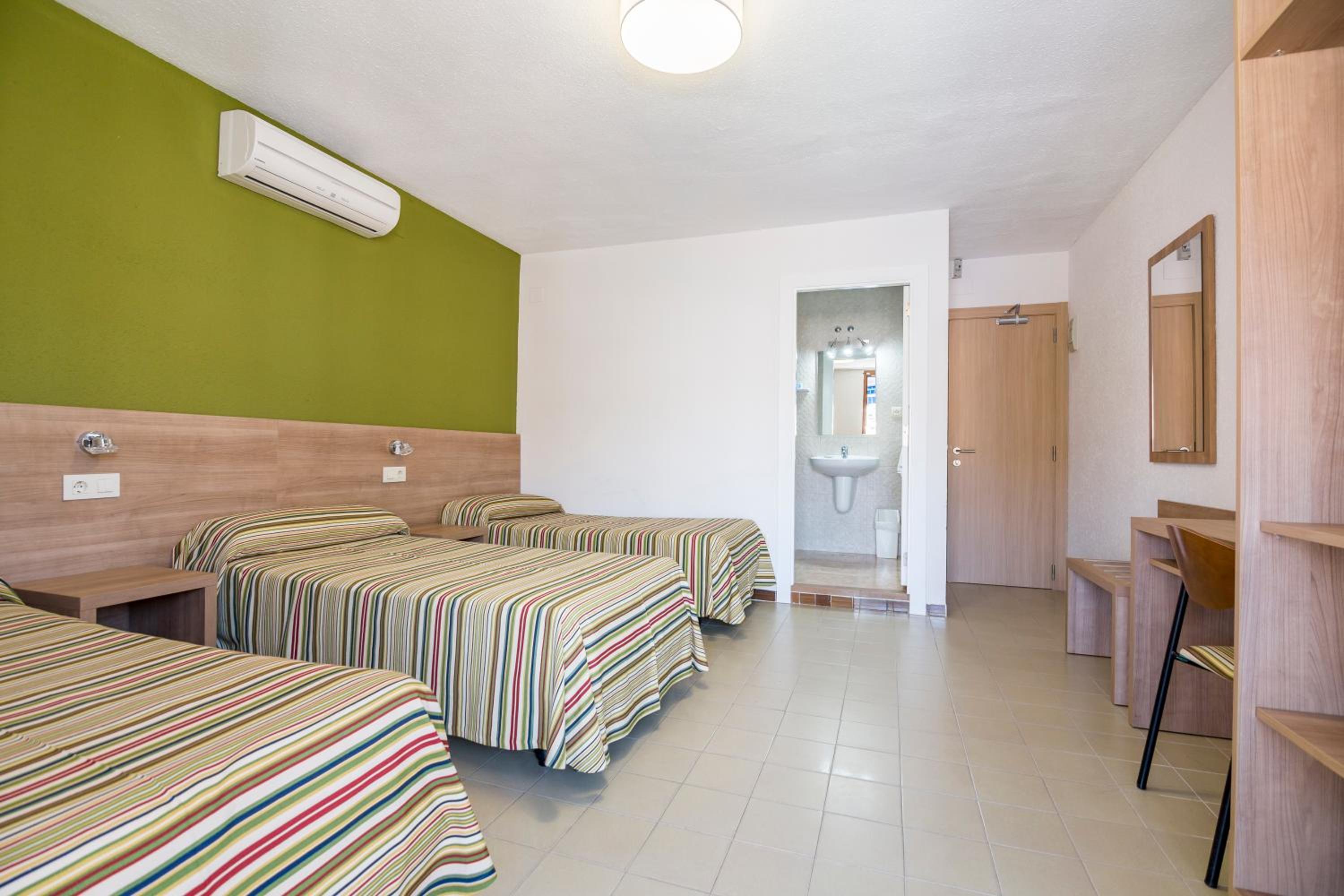 Triple Room with Terrace - Photo 3