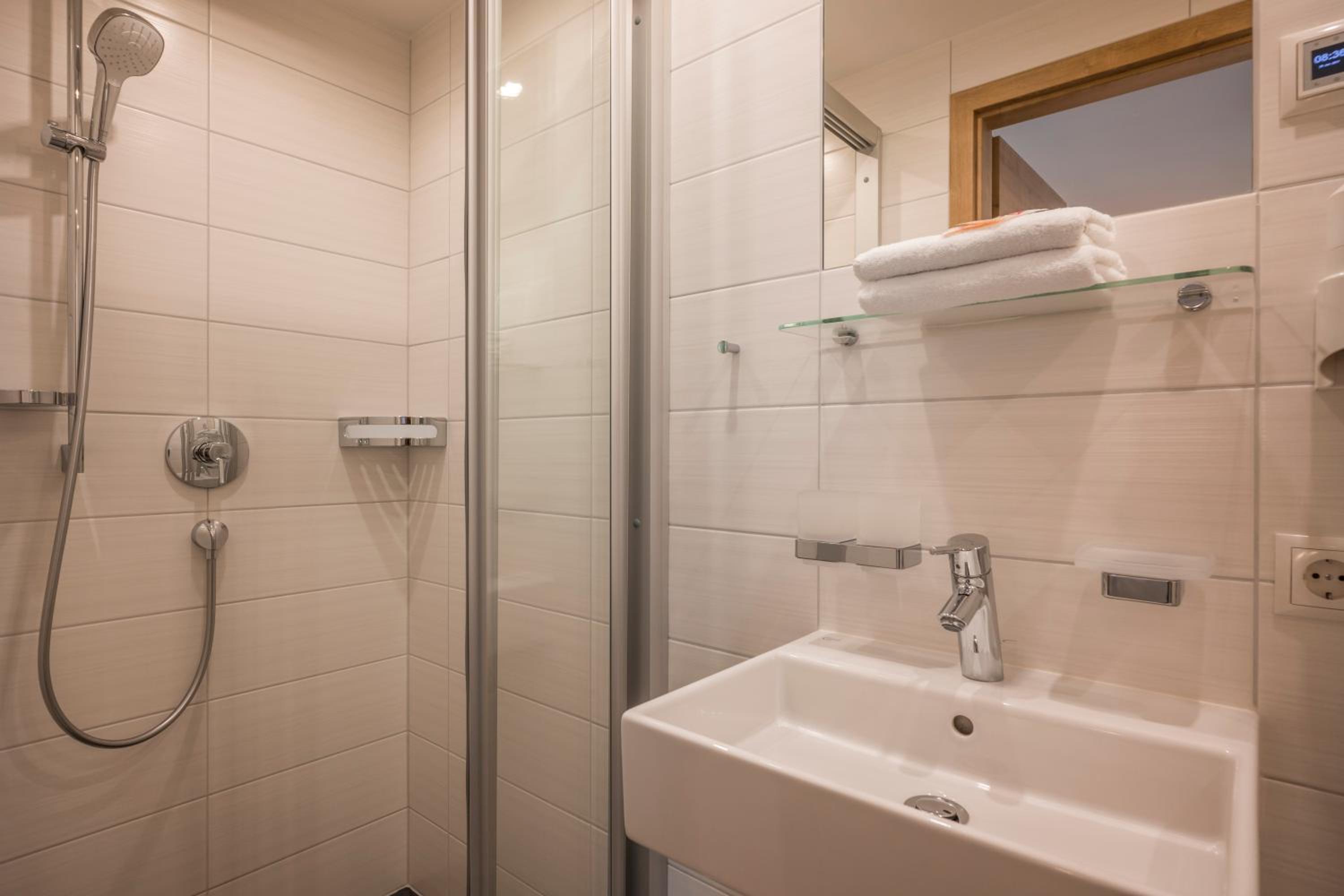 Double Room Edelweiss - Photo 11