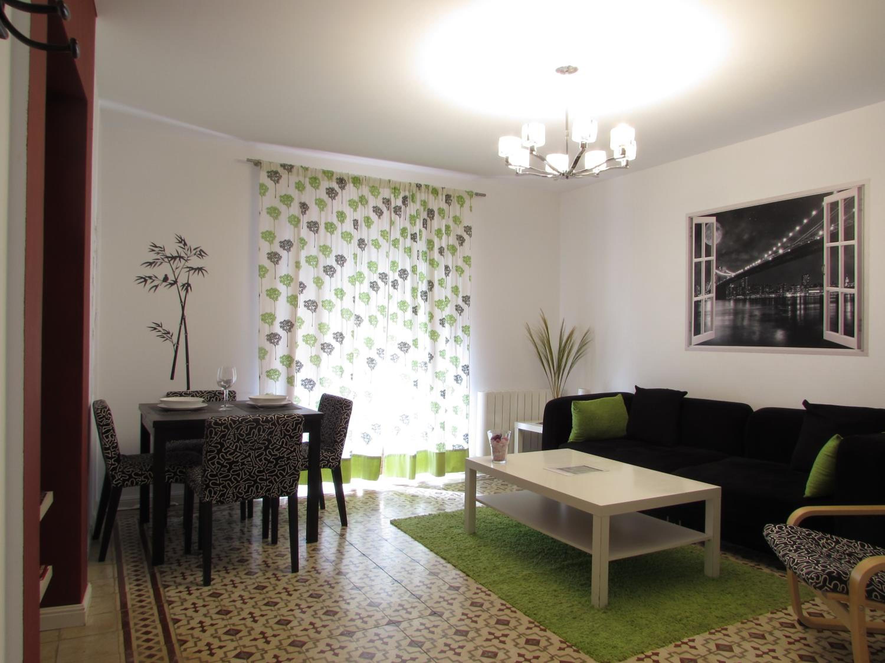 One-Bedroom Apartment with Balcony photo 3