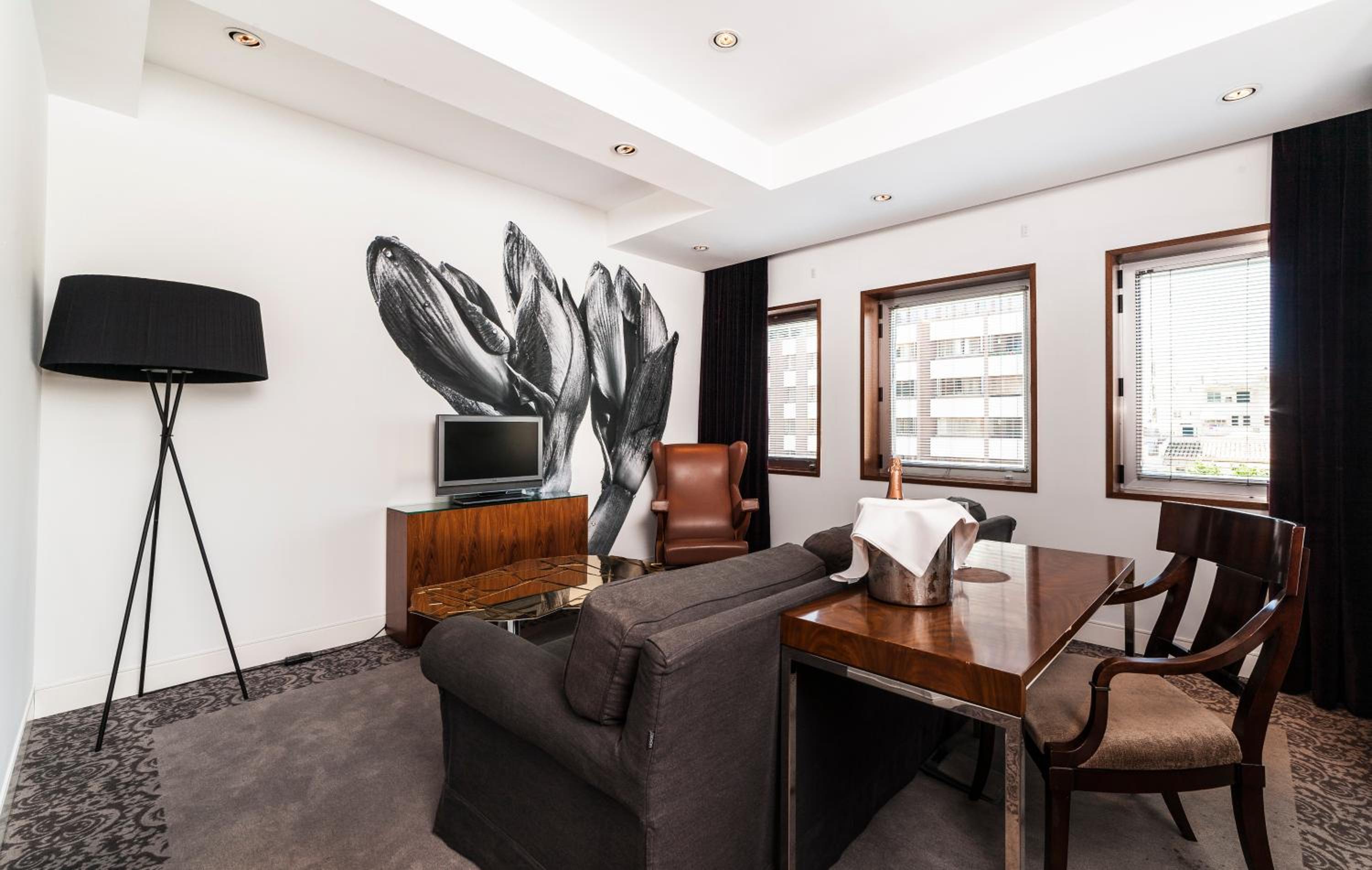 Suite (1-2 Adults) photo 2