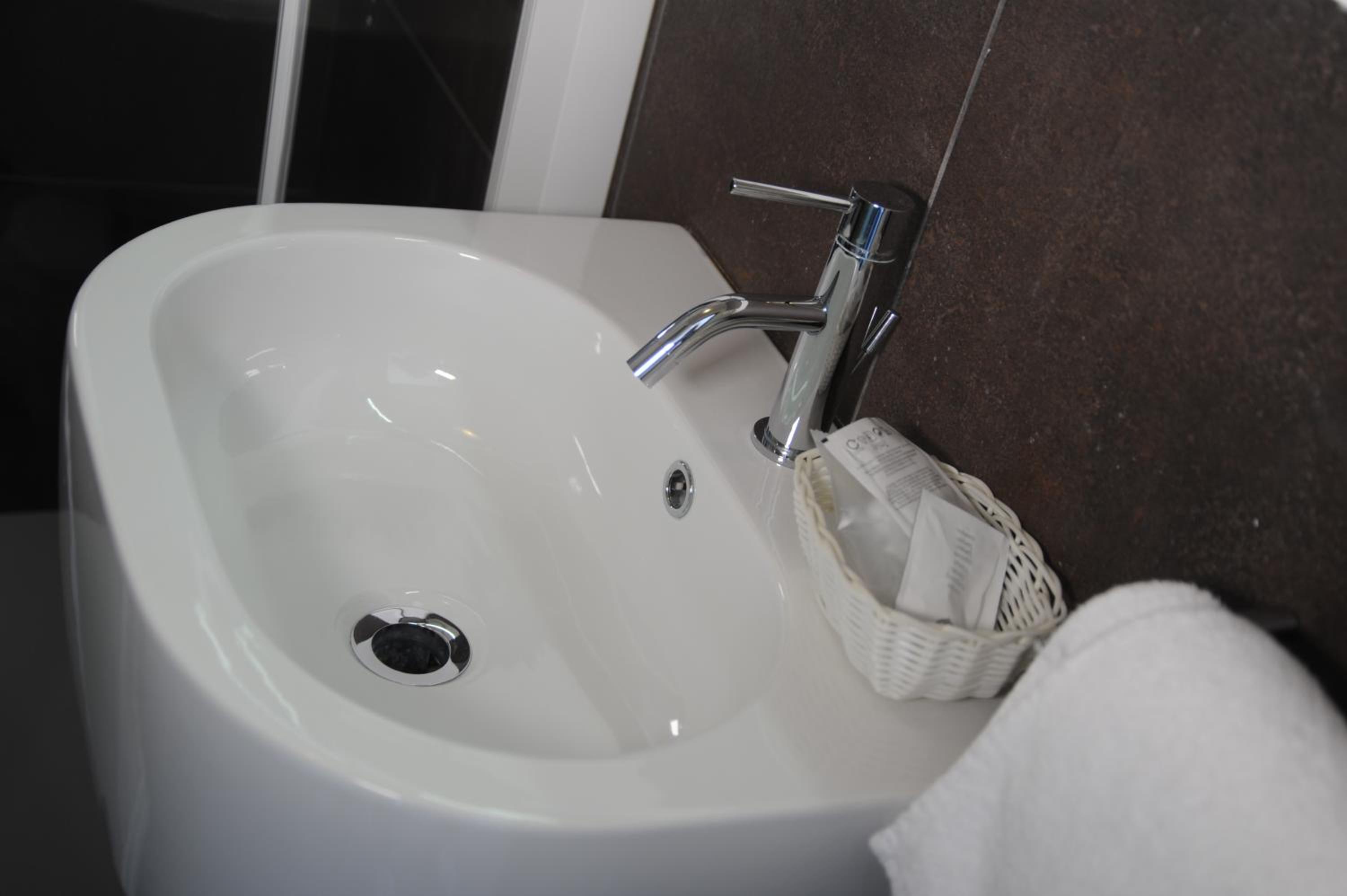 Small Double Room - Photo 6