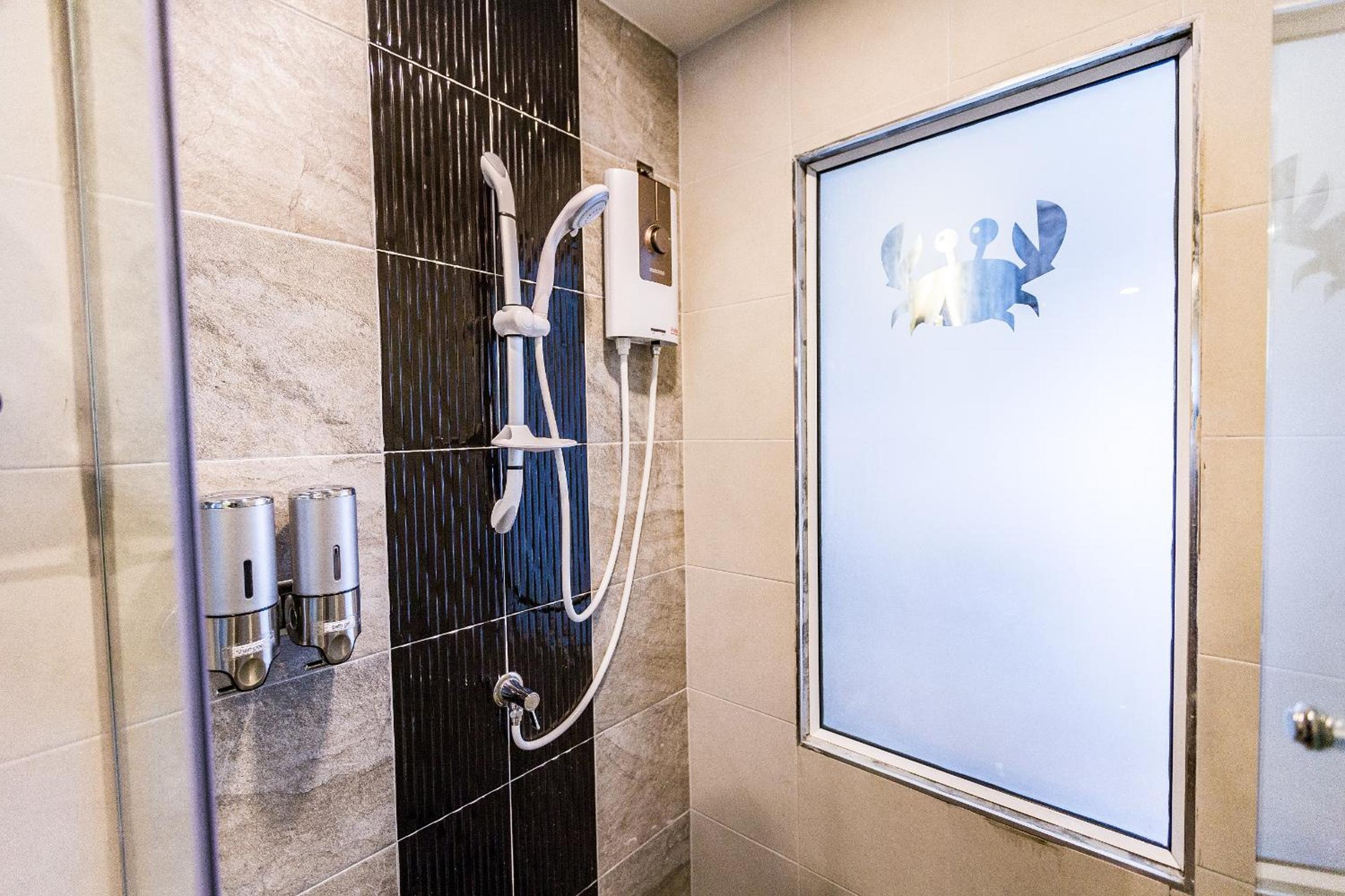 Deluxe Double or Twin Room with Pool Access - Photo 6