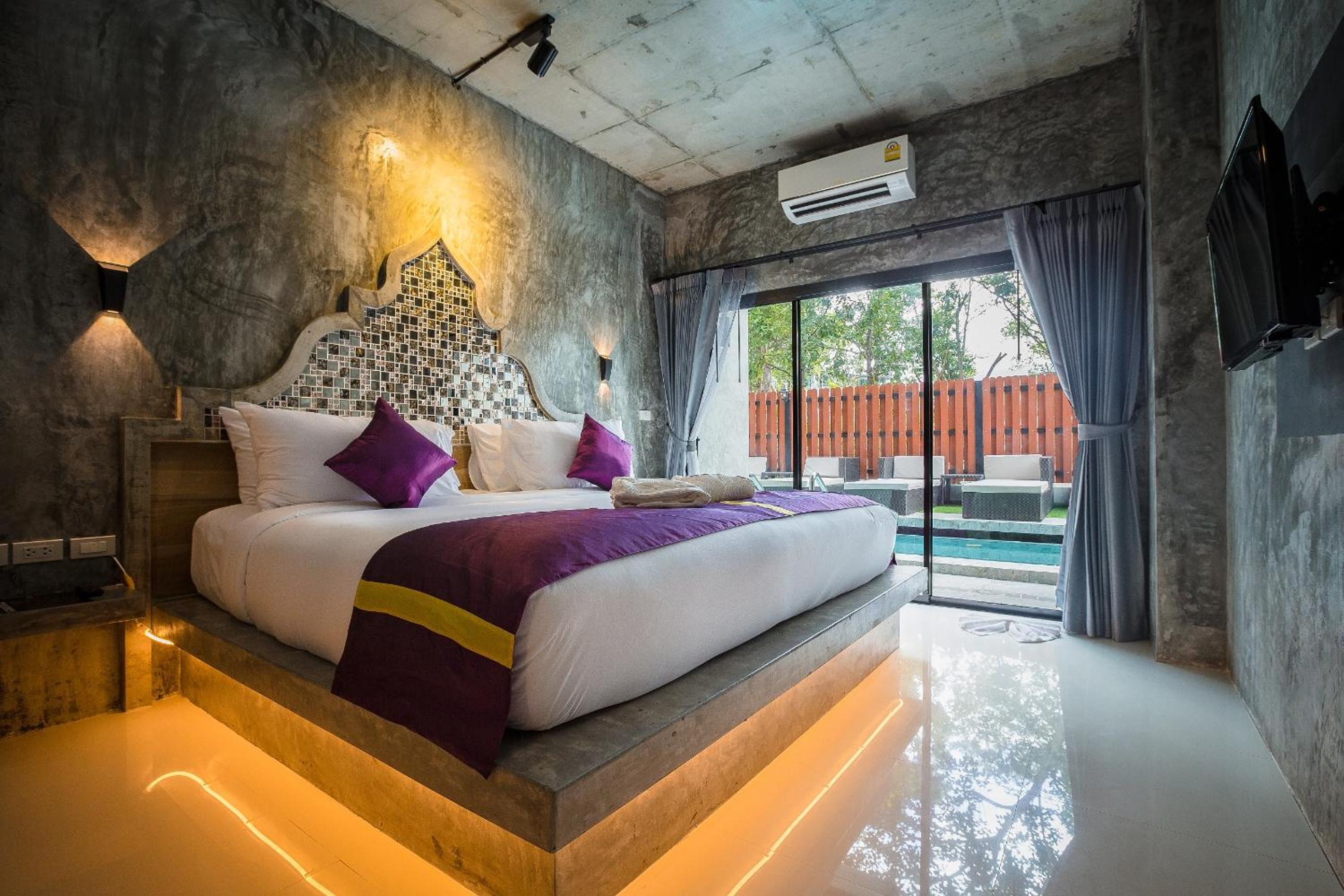 Deluxe Double or Twin Room with Pool Access - Photo 9