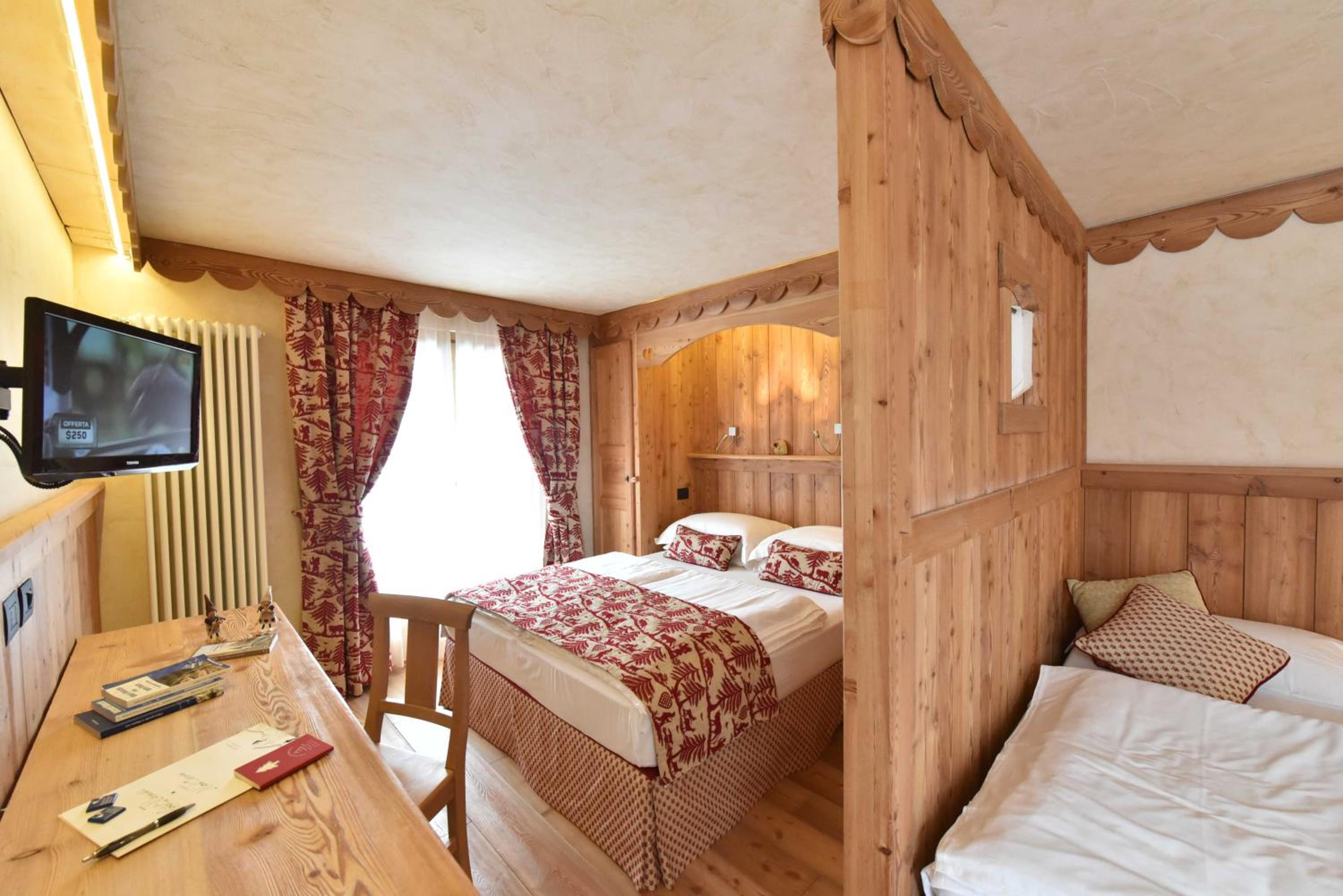 Superior Quadruple Room photo 3