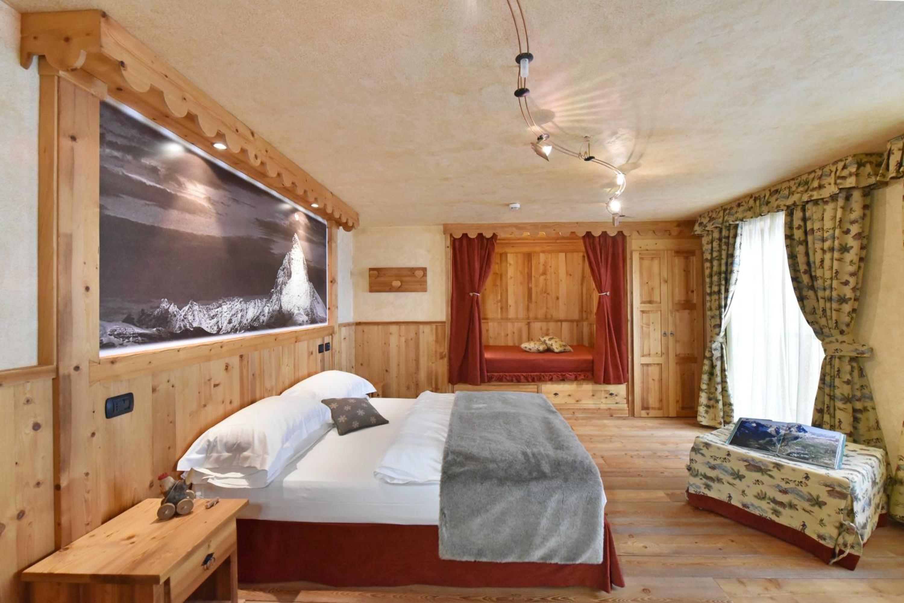 Superior Triple Room photo 3