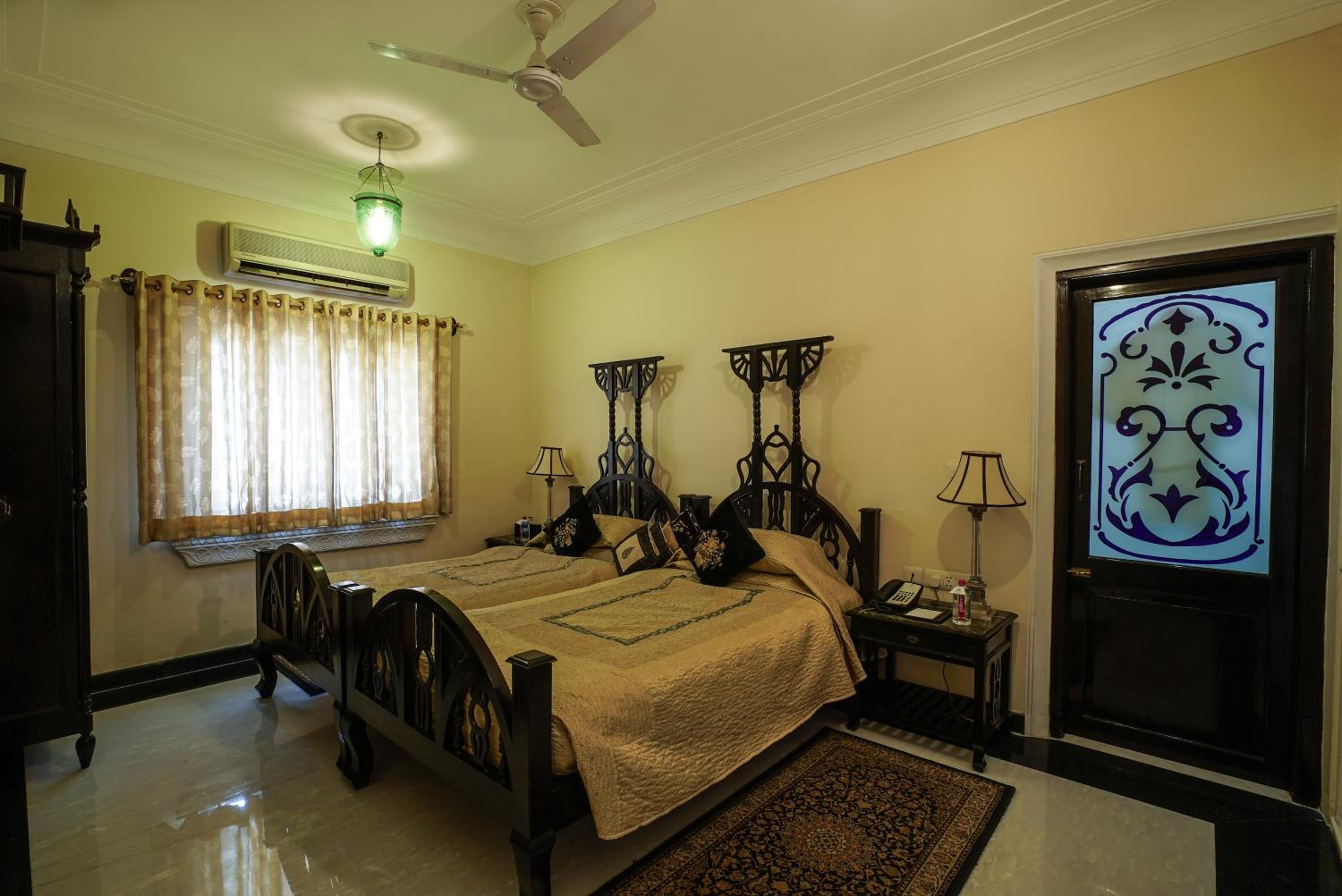 Shahpura Suite: 20% off on session of Spa, 10% off on food & beverage services, 15 % off On Laundry Shahpura Suite: 20% off on session of Spa, 10% off on food & beverage services, 15 % off On Laundry