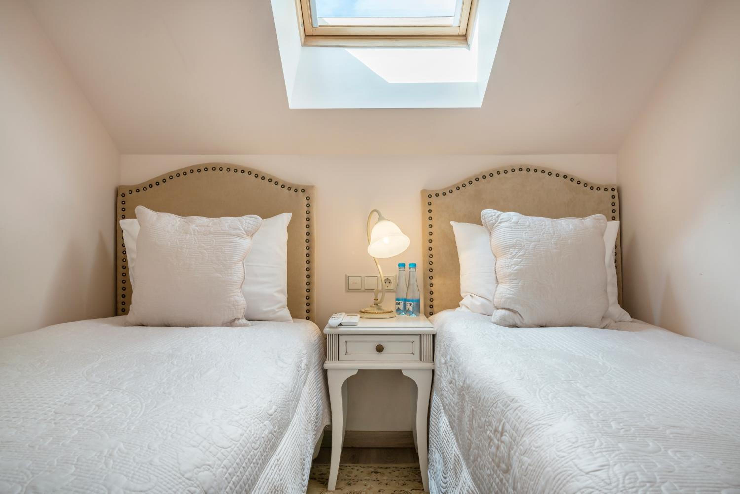 Luxury Family Suite - Photo 6