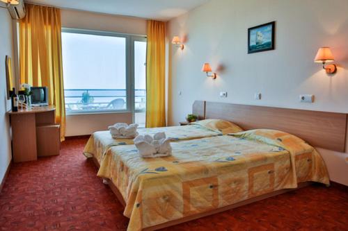 Twin Room with Sea View photo 1