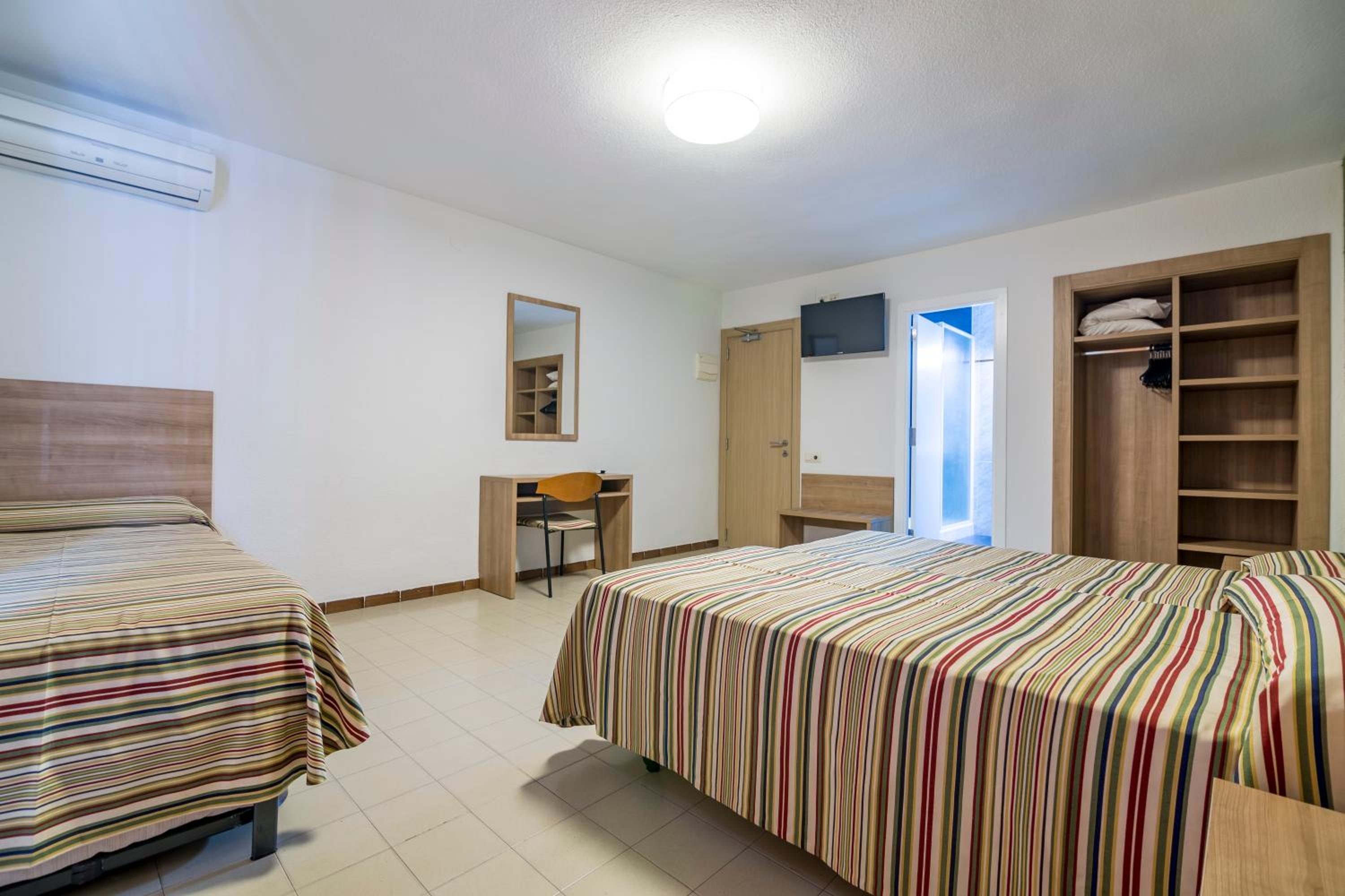 Quadruple Room with Terrace - Photo 7