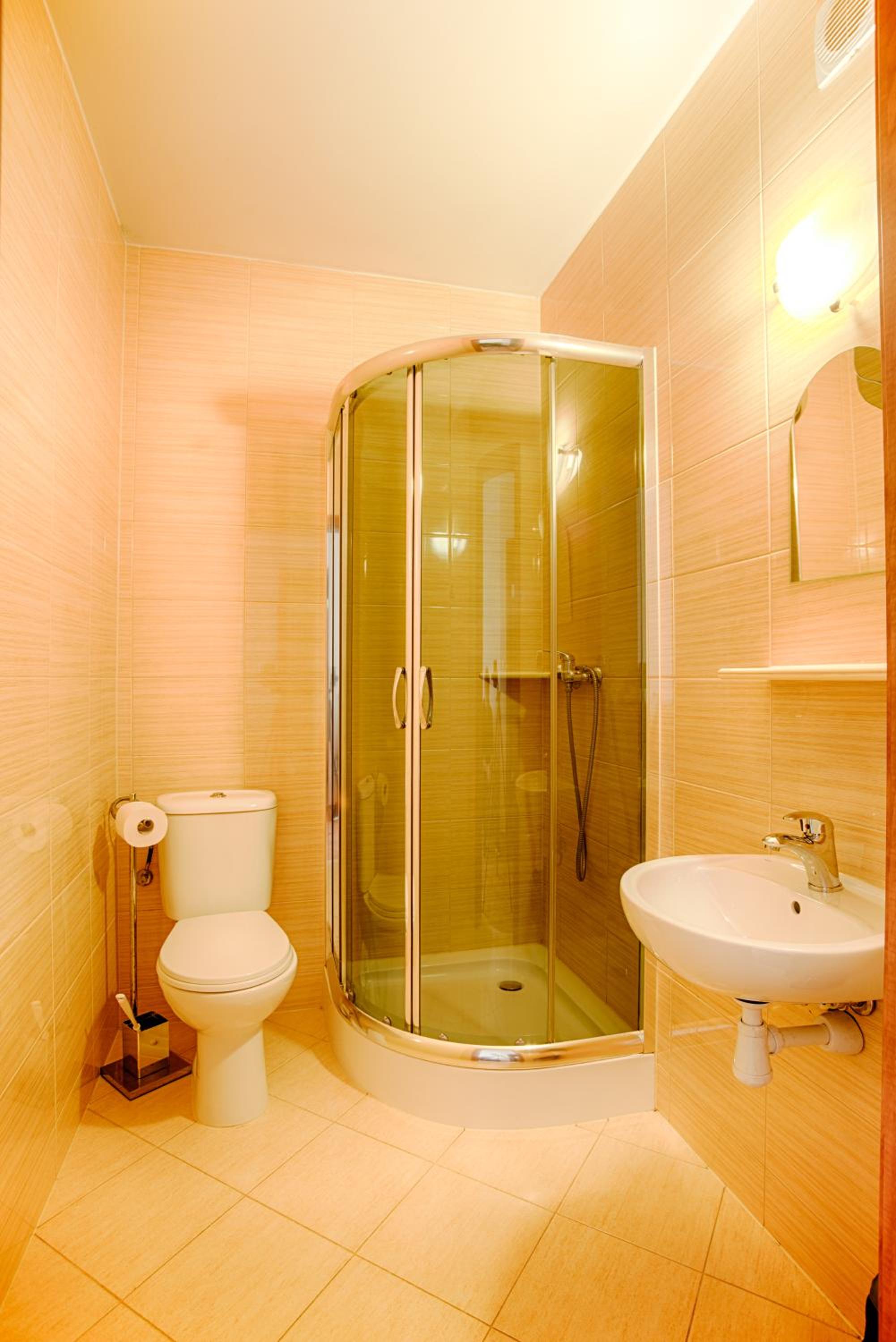 Deluxe Double Room with Balcony - Photo 5