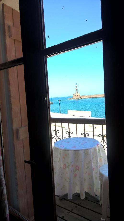 Studio with Balcony and Sea View - Photo 12