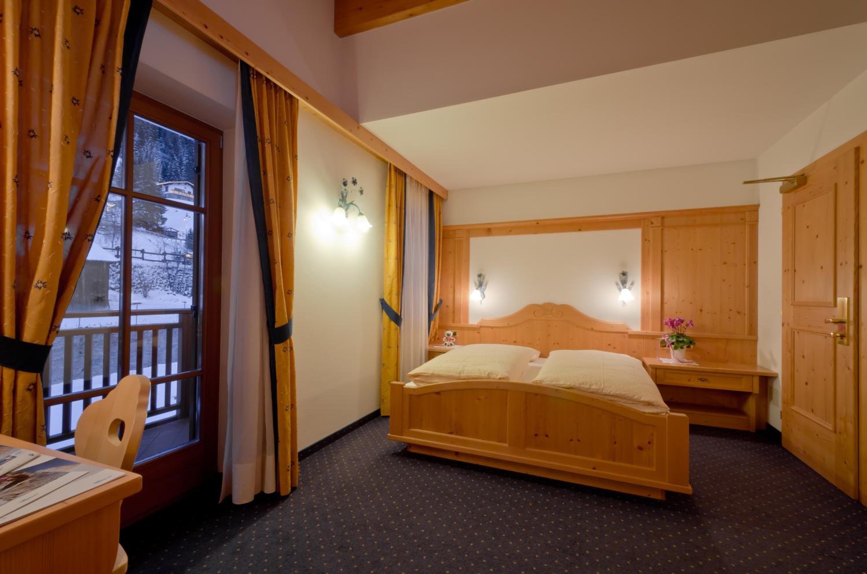Double or Twin Room with Balcony