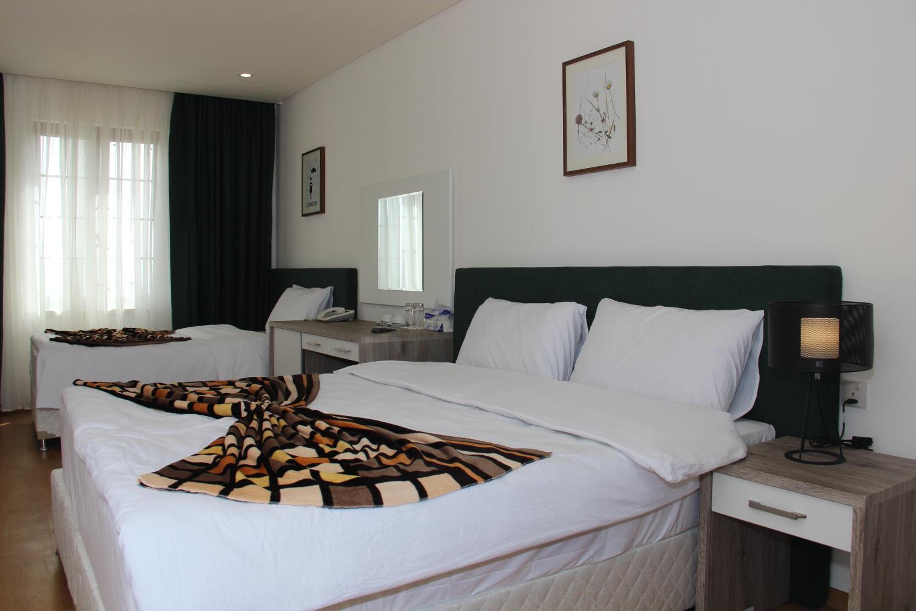 Standard Triple Room photo 2