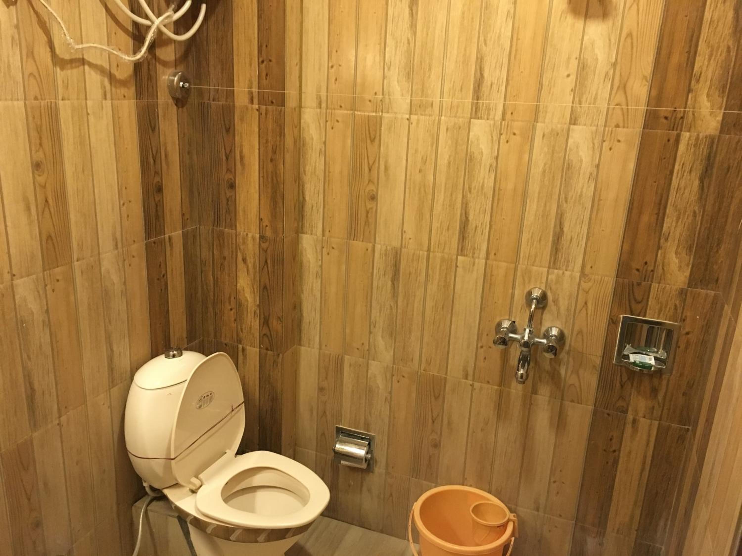Deluxe Room - Photo 12