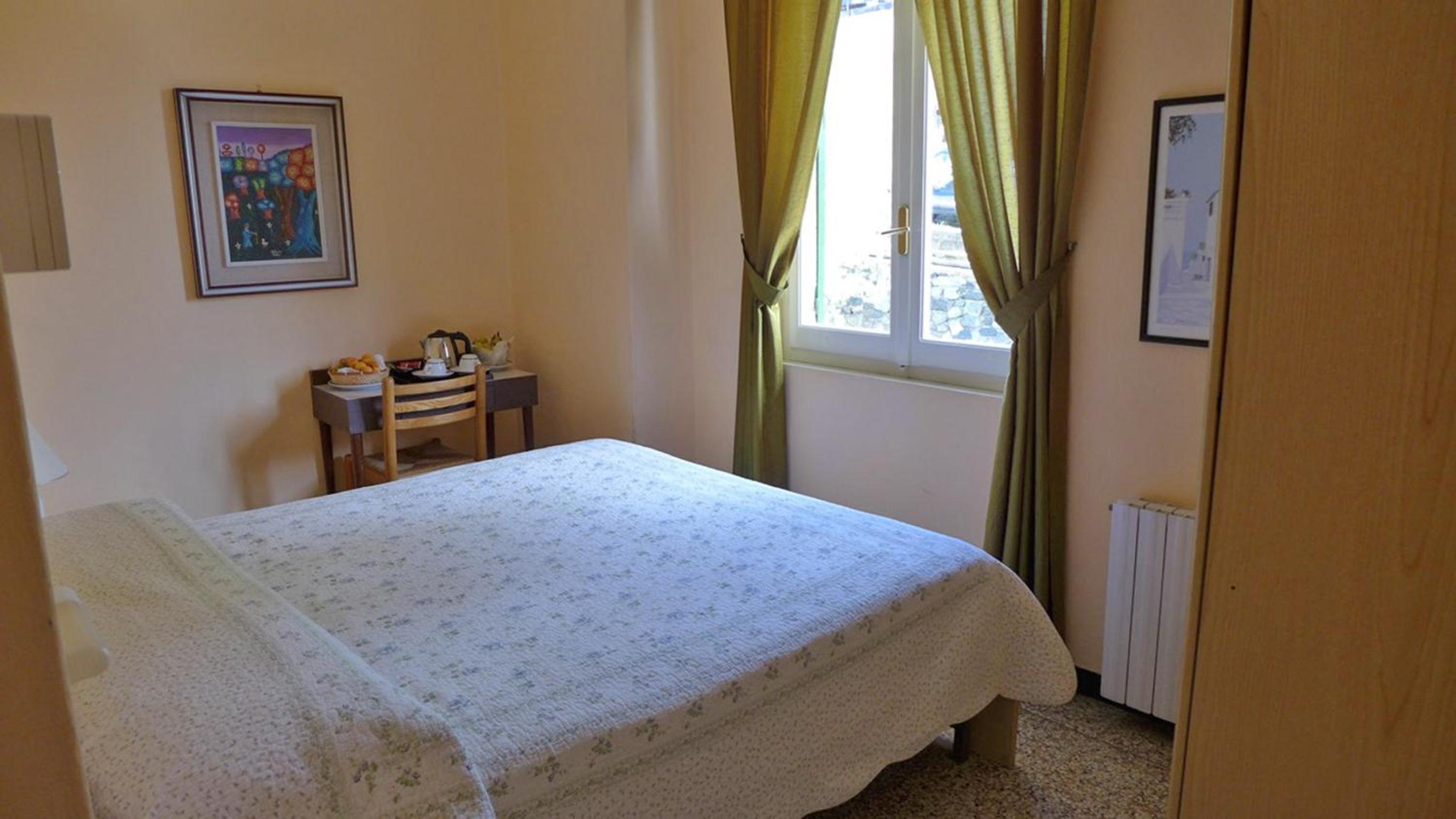 Standard Single Room with Shower photo 3
