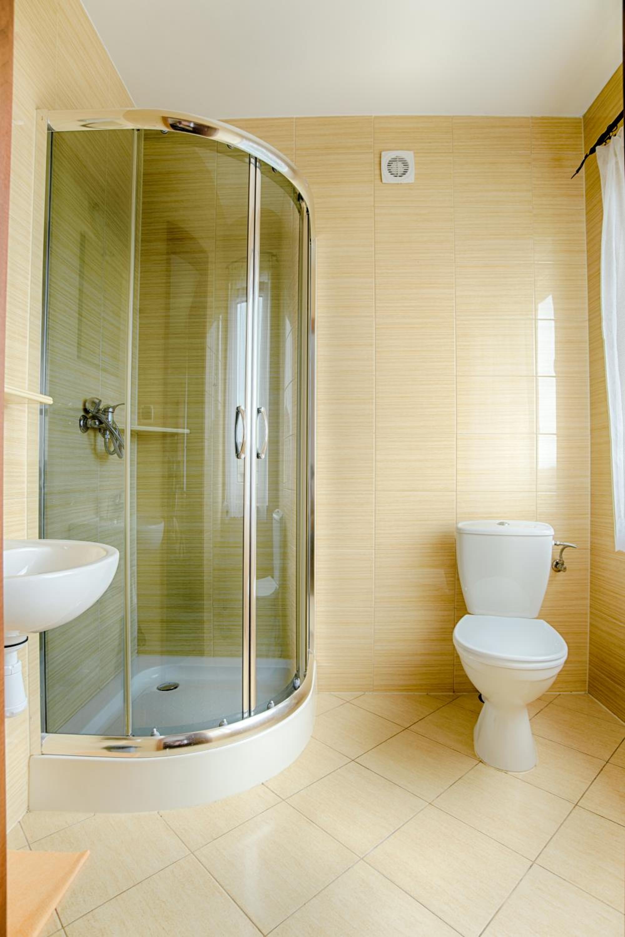 Double Room - Photo 5