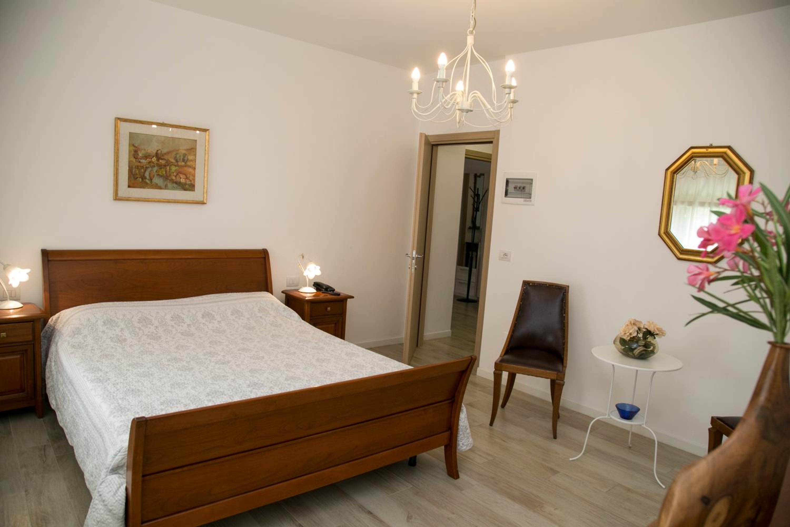 Double Room With Private Bathroom photo 2