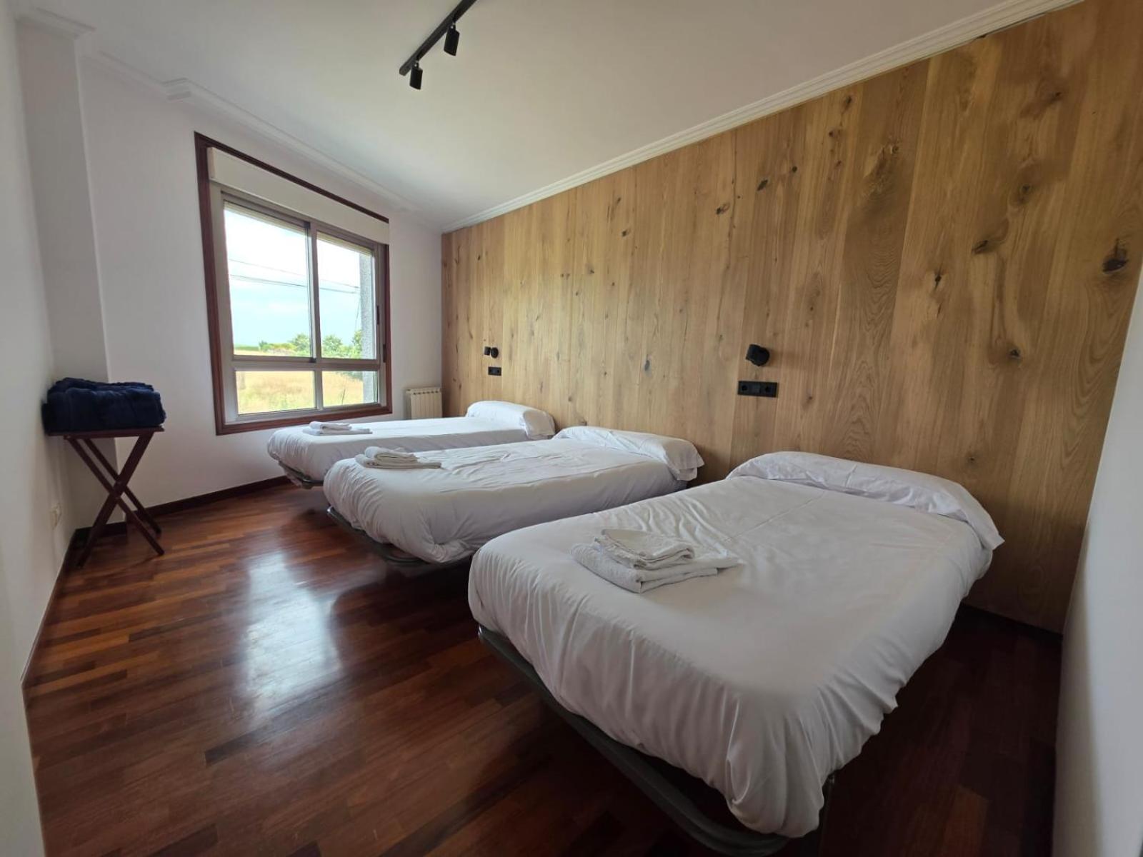 Basic Triple Room with Shared Bathroom