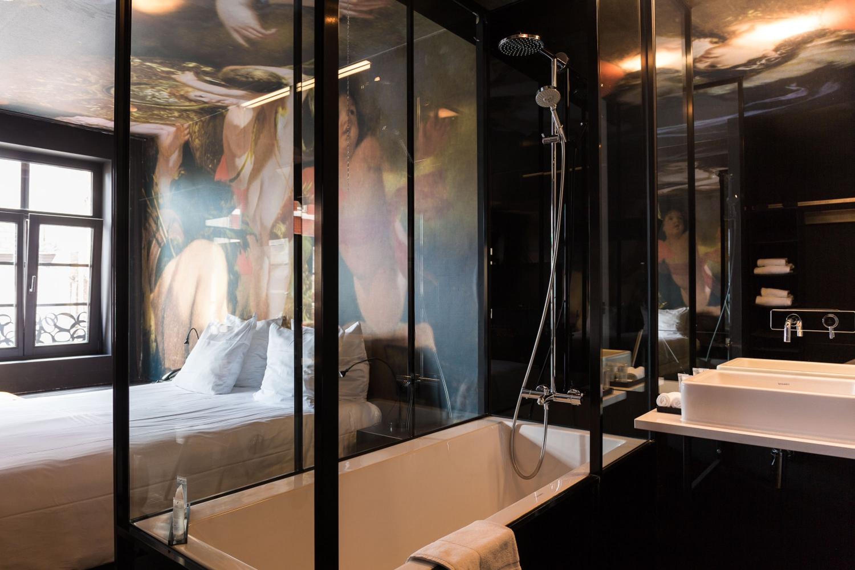 Deluxe Double Room with bath and Cathedral View - Photo 18