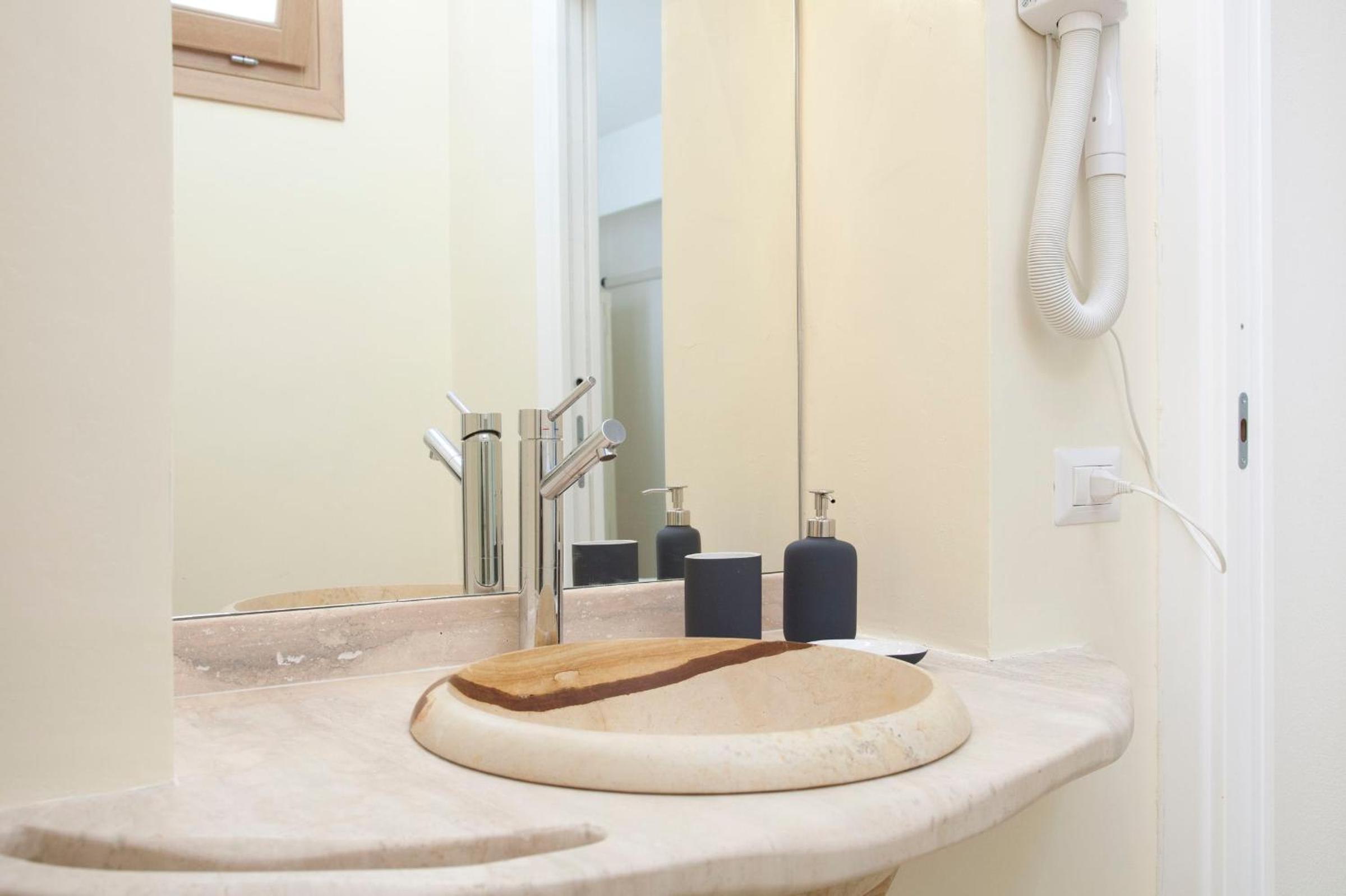 Budget Double Room - Photo 1