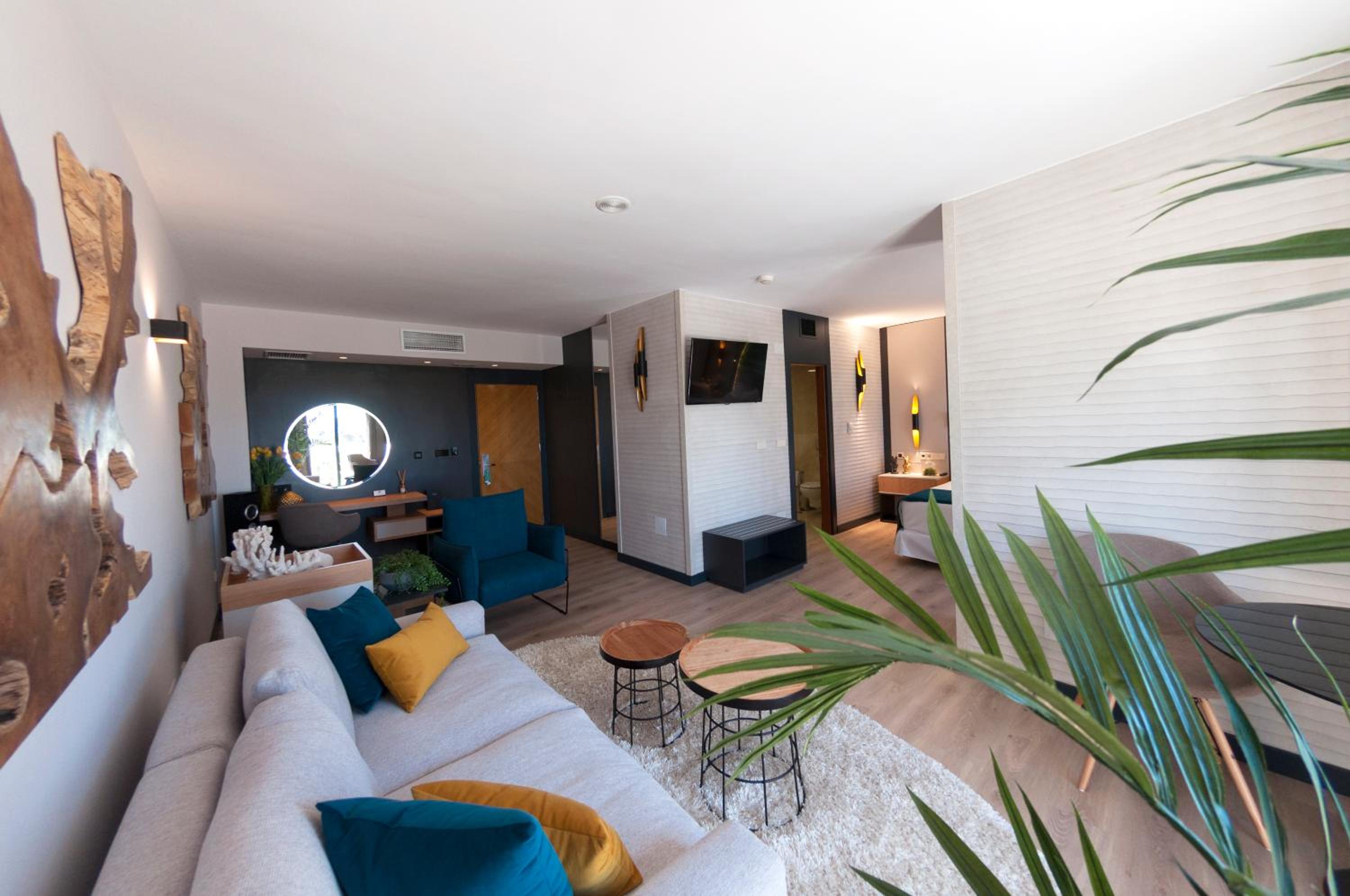 Premium Suite with Hot Tub - Photo 1