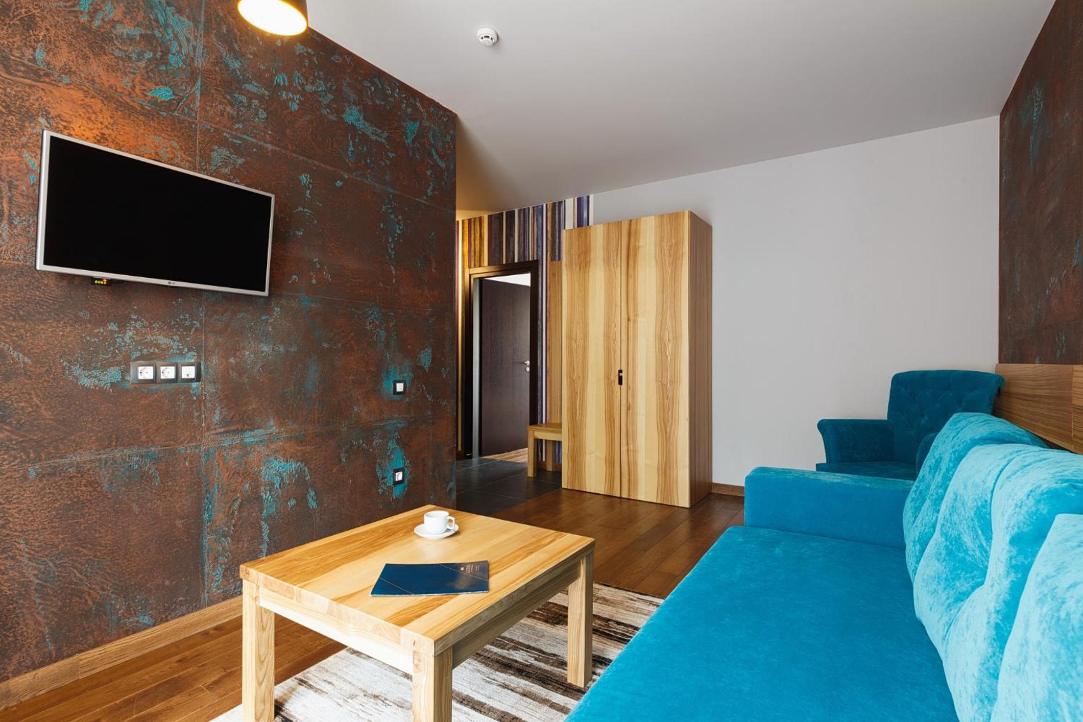 Suite with Mountain View and Spa Access photo 2