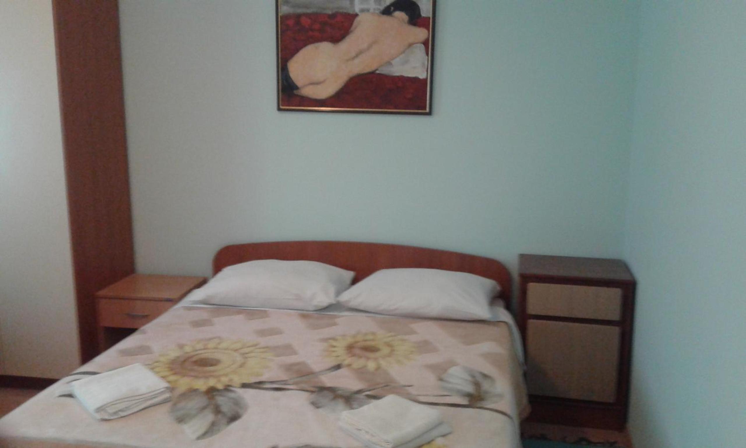 Double Room - Photo 7