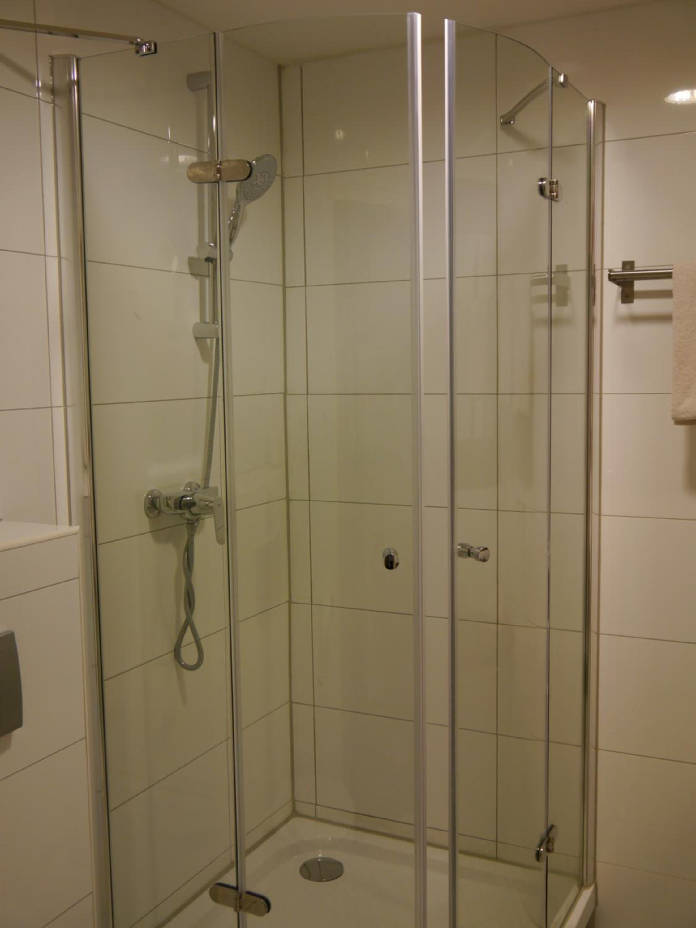 Standard Double Room - Photo 4