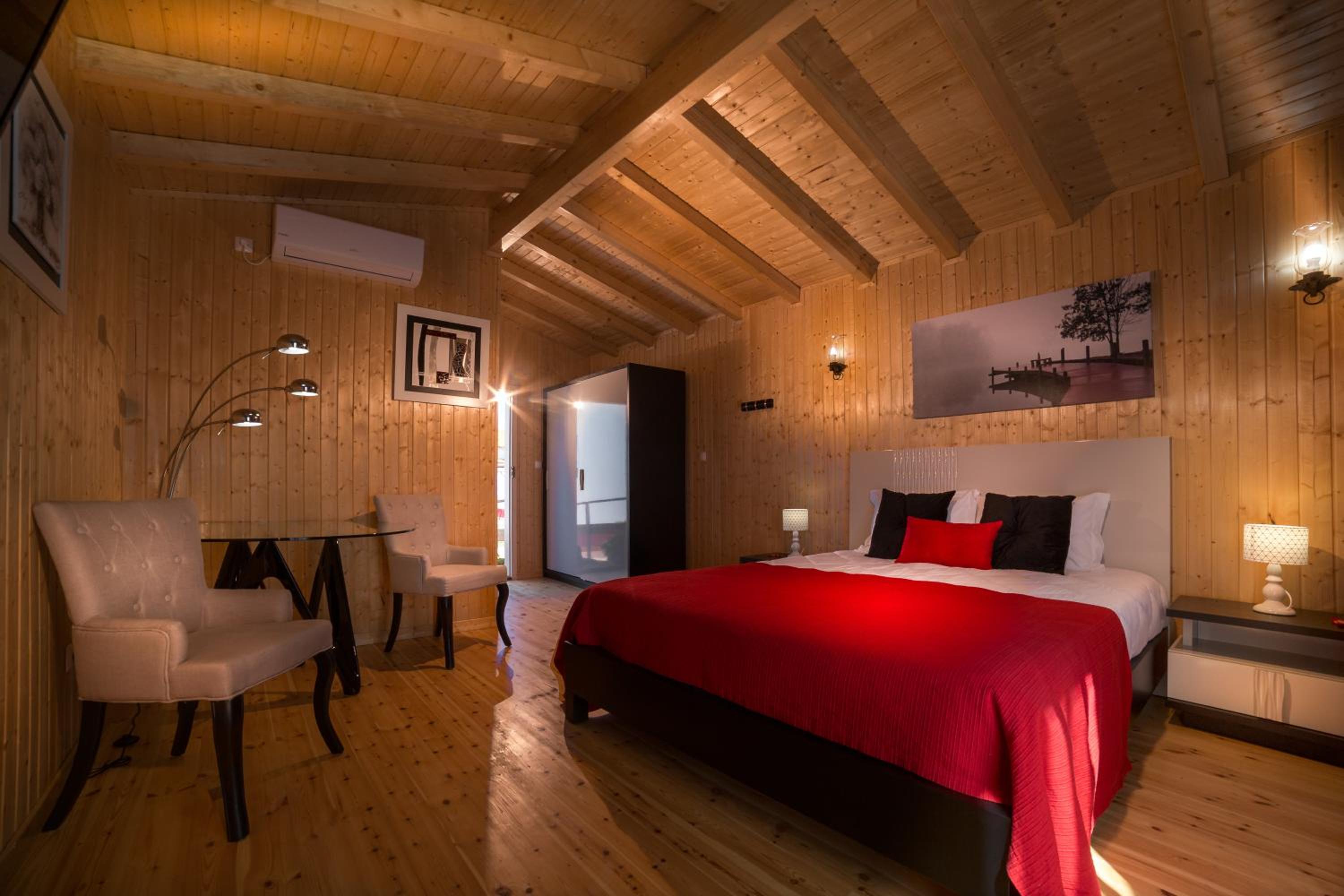One-Bedroom Bungalow photo 3