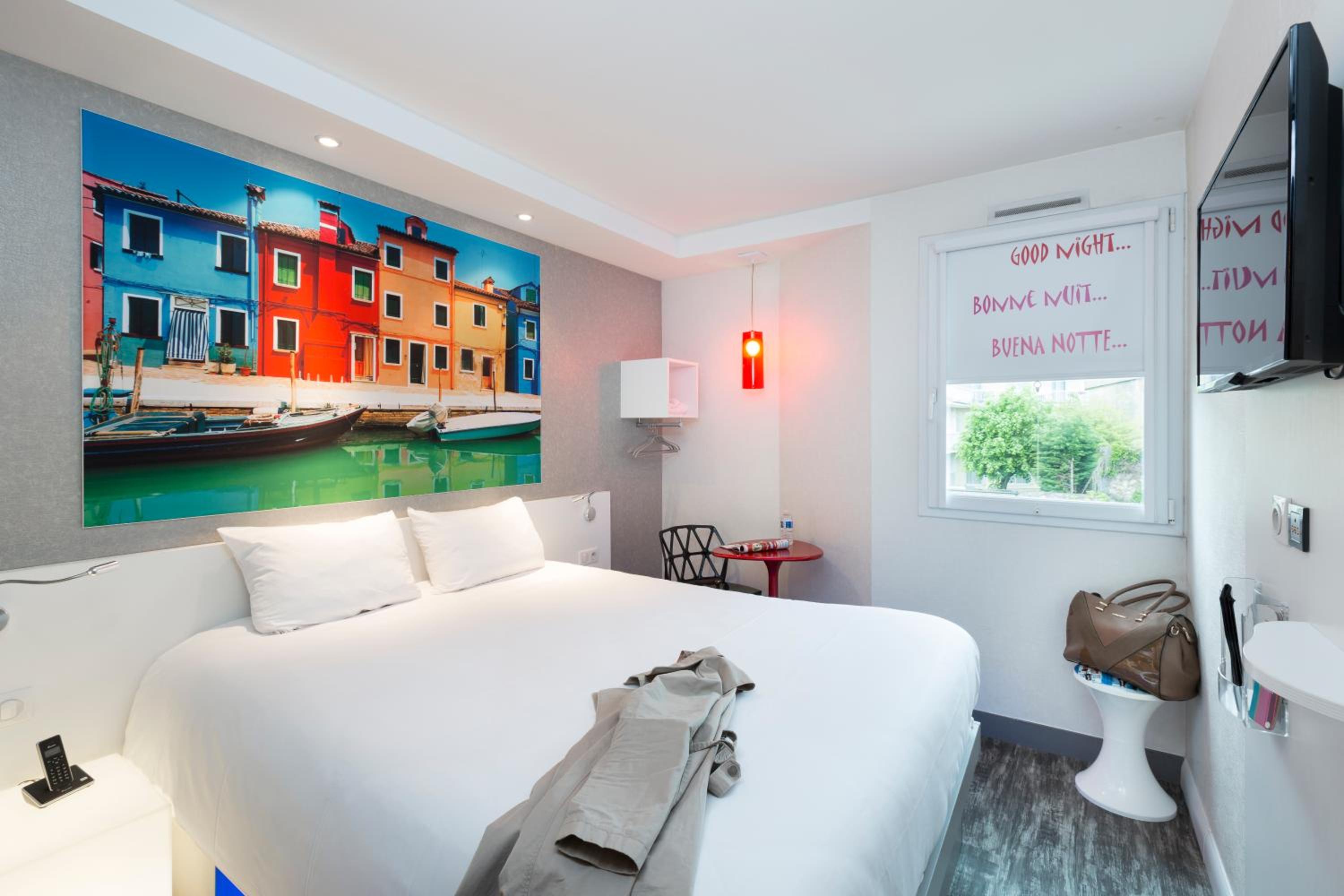Standard Double Room - Photo 13