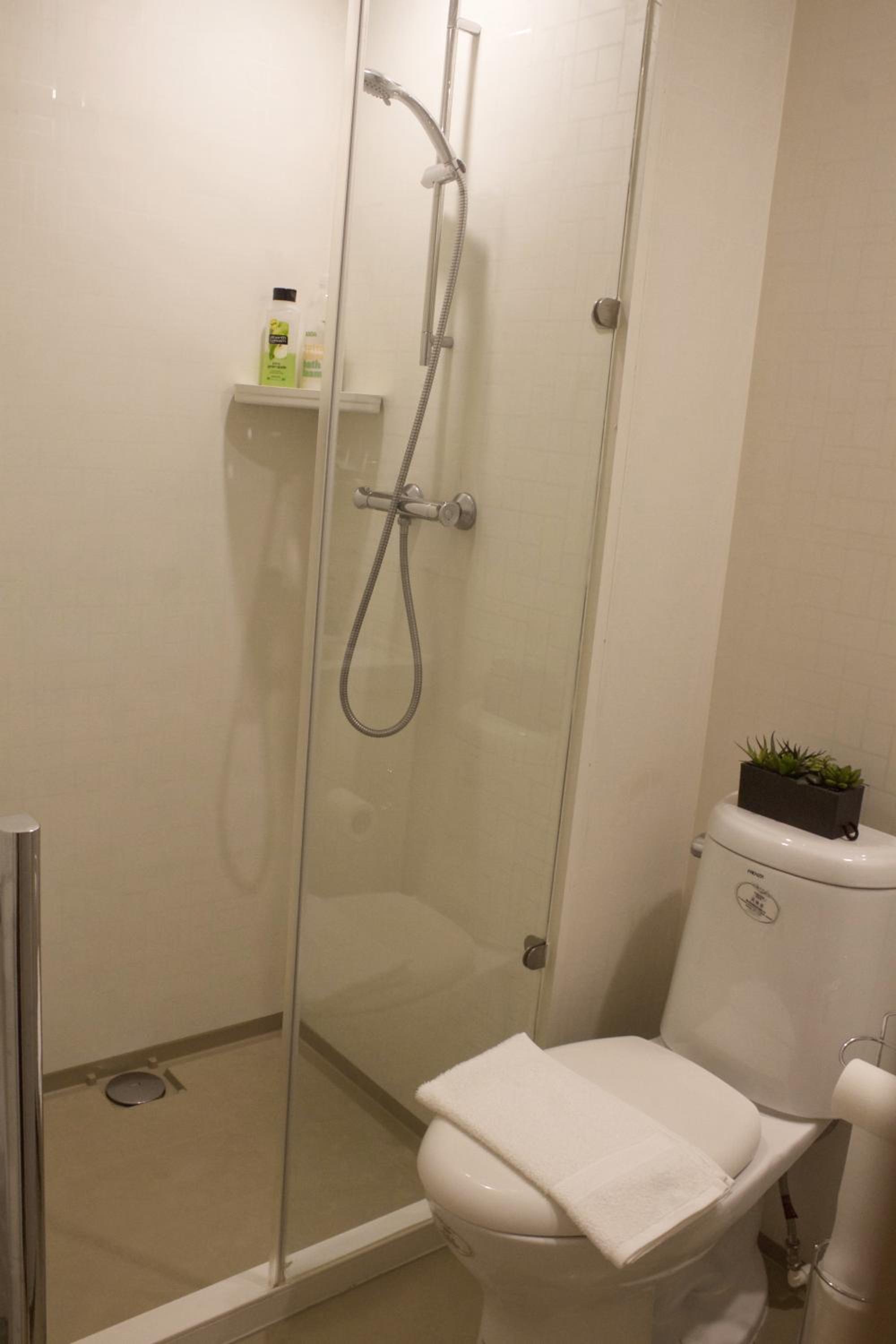 Double Room with Private Bathroom - Photo 5