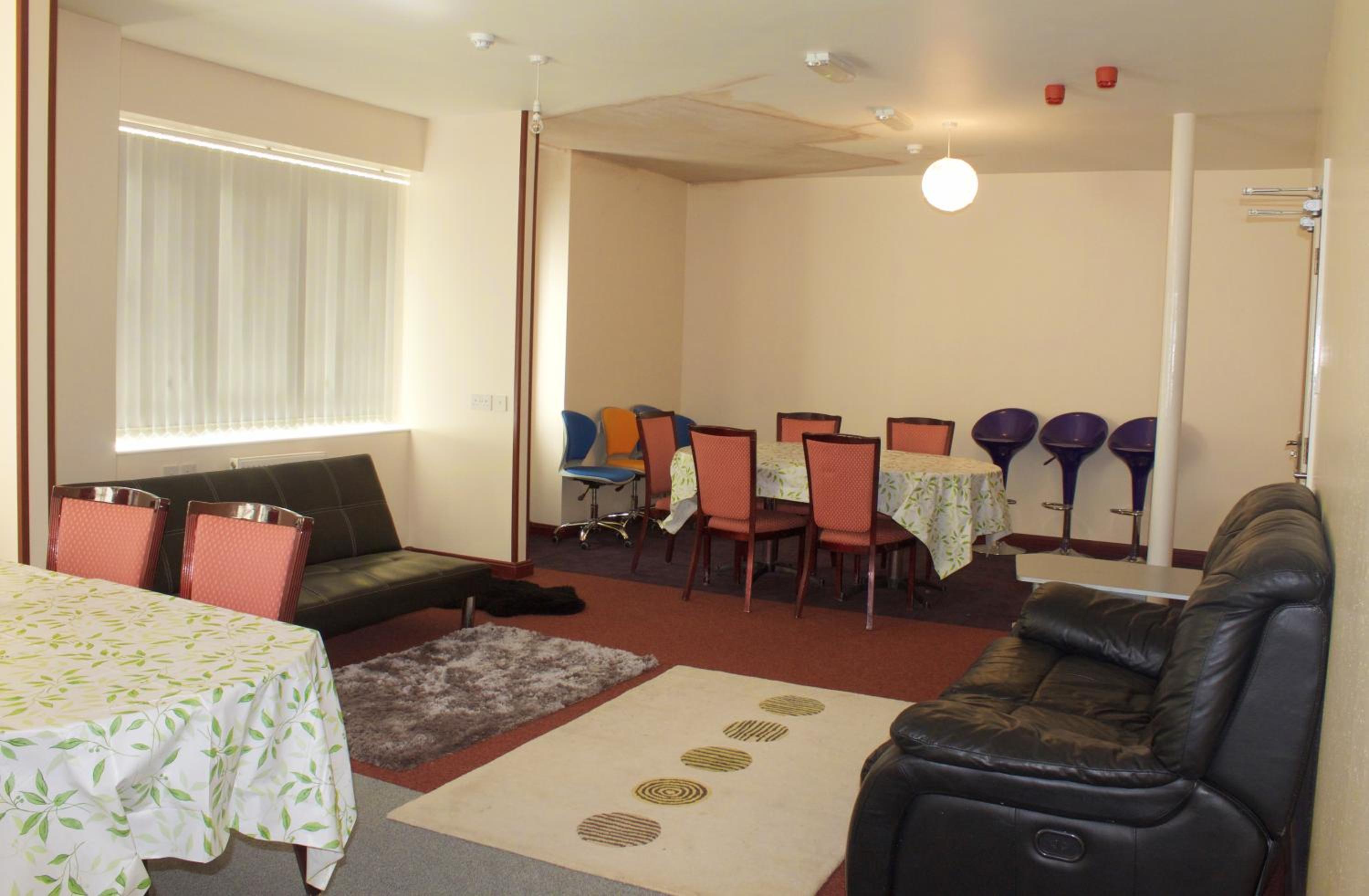 Double Room with Private Bathroom - Photo 12